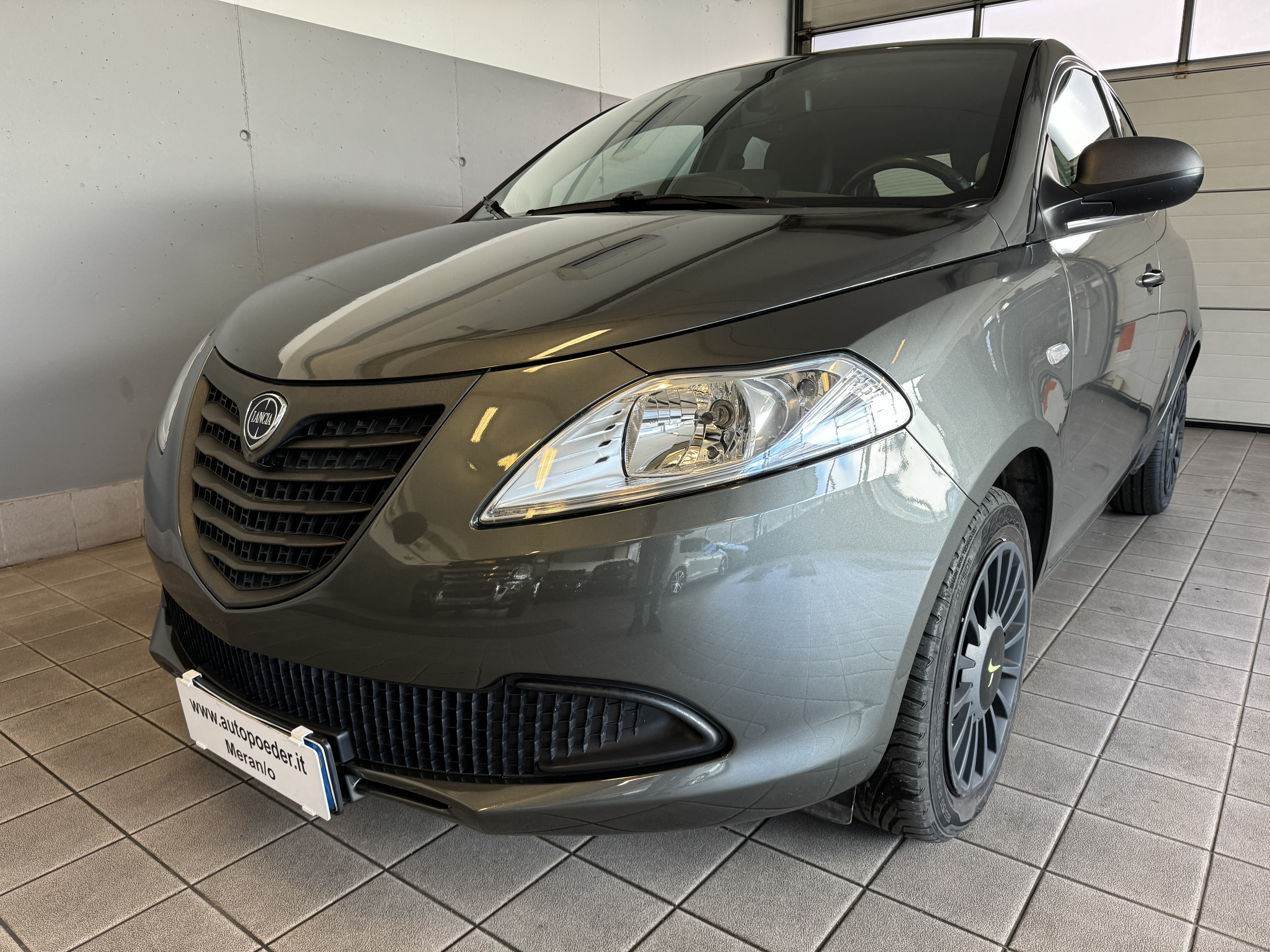 Lancia Ypsilon 1.2  Elefantino Neopatentati