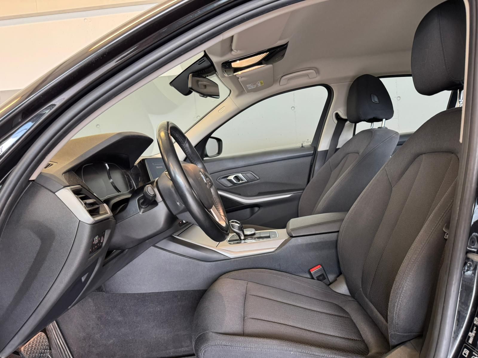 BMW 320D Xdrive (8)