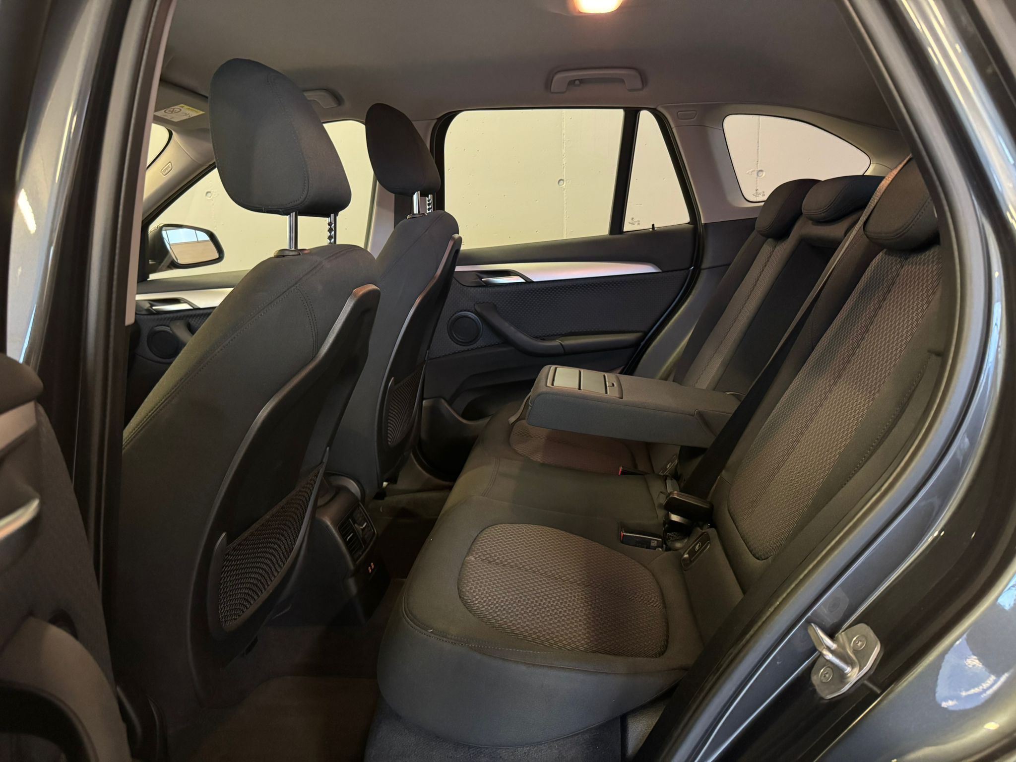 bmw x1 hybrit e grau (13)