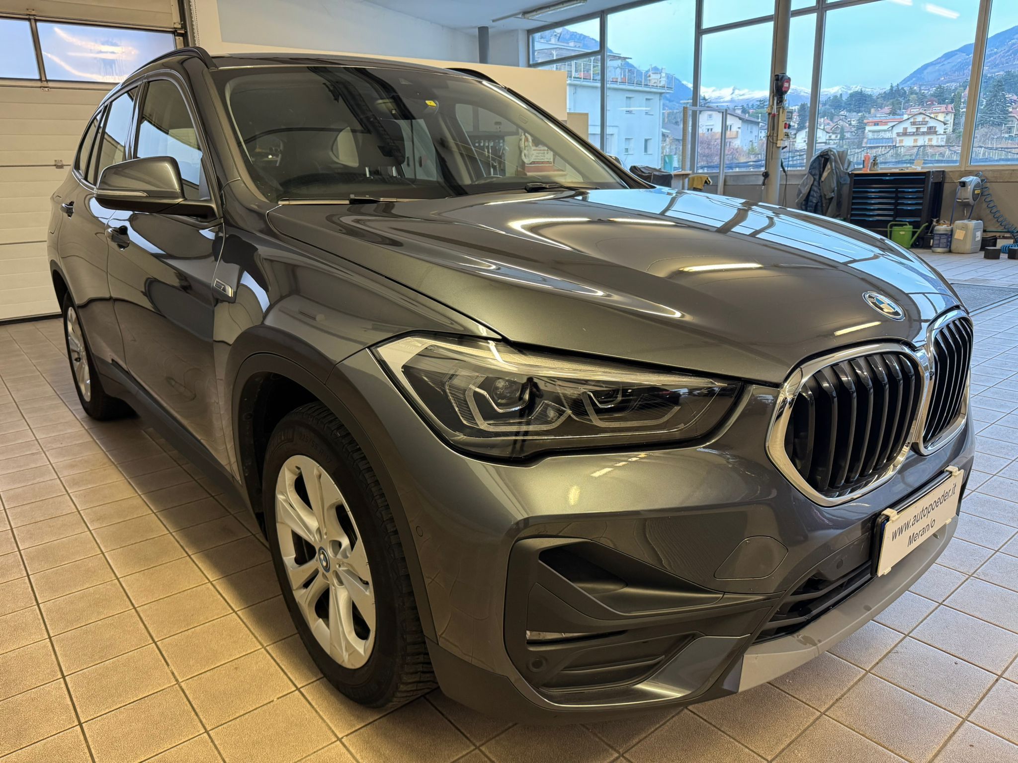 bmw x1 hybrit e grau (2)