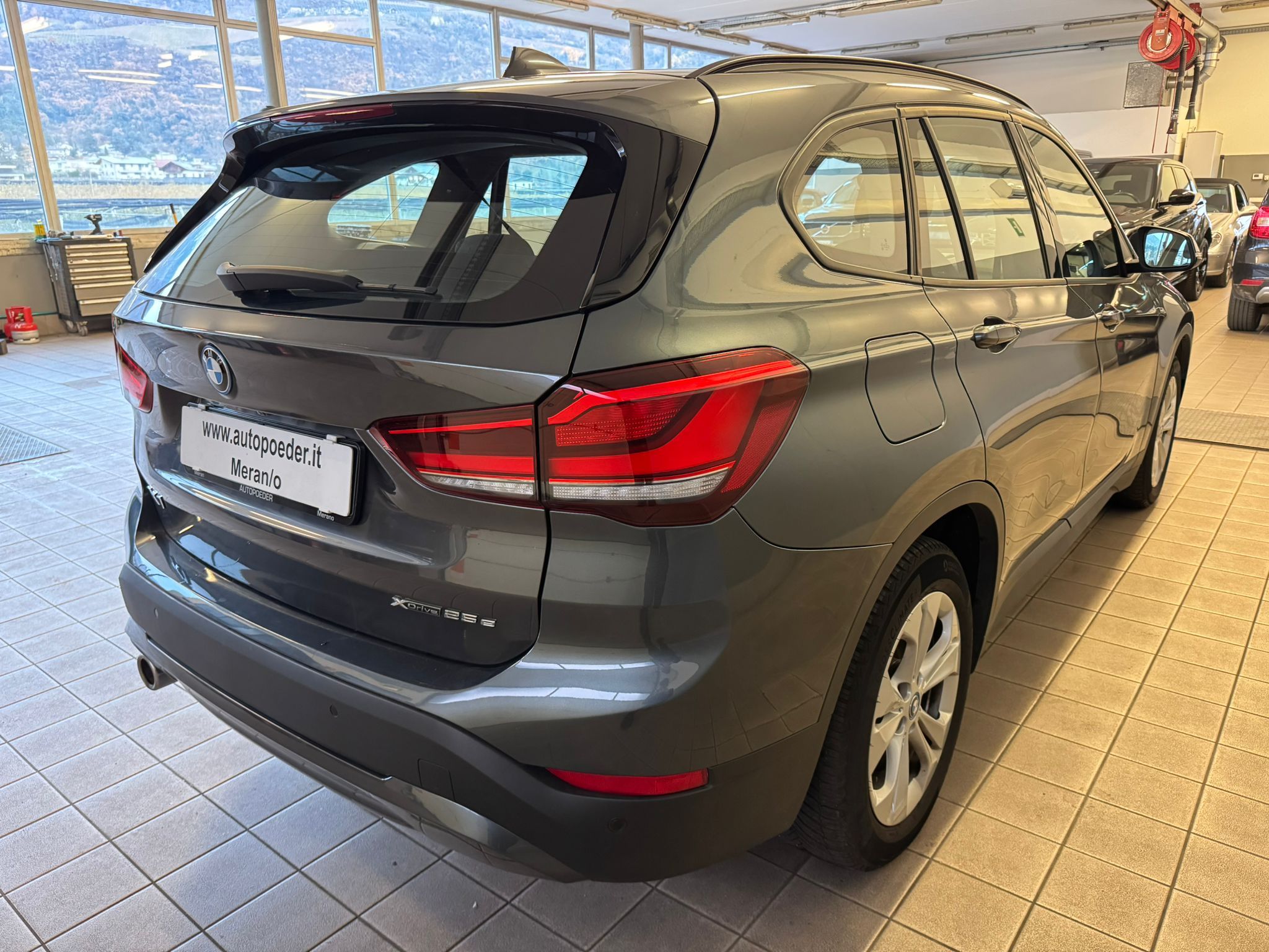 bmw x1 hybrit e grau (3)