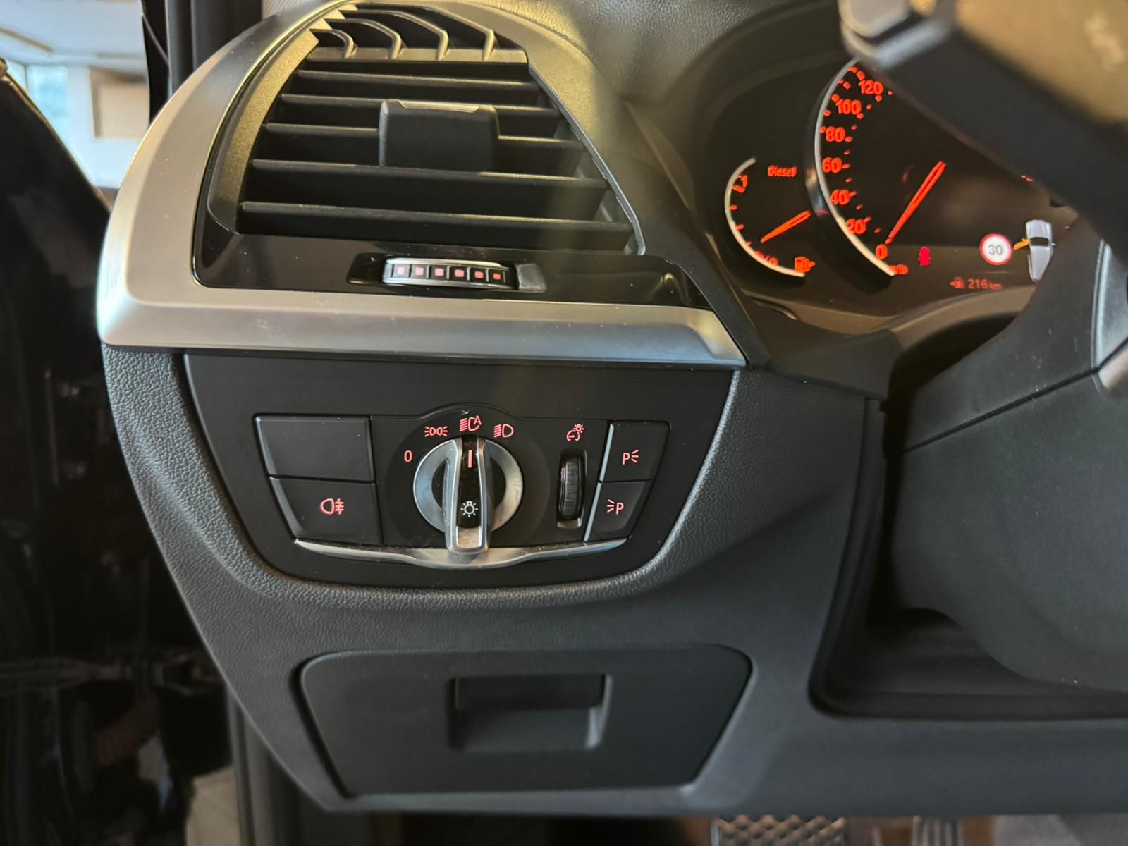 BMW X320 D Xdrive Schwarz (13)