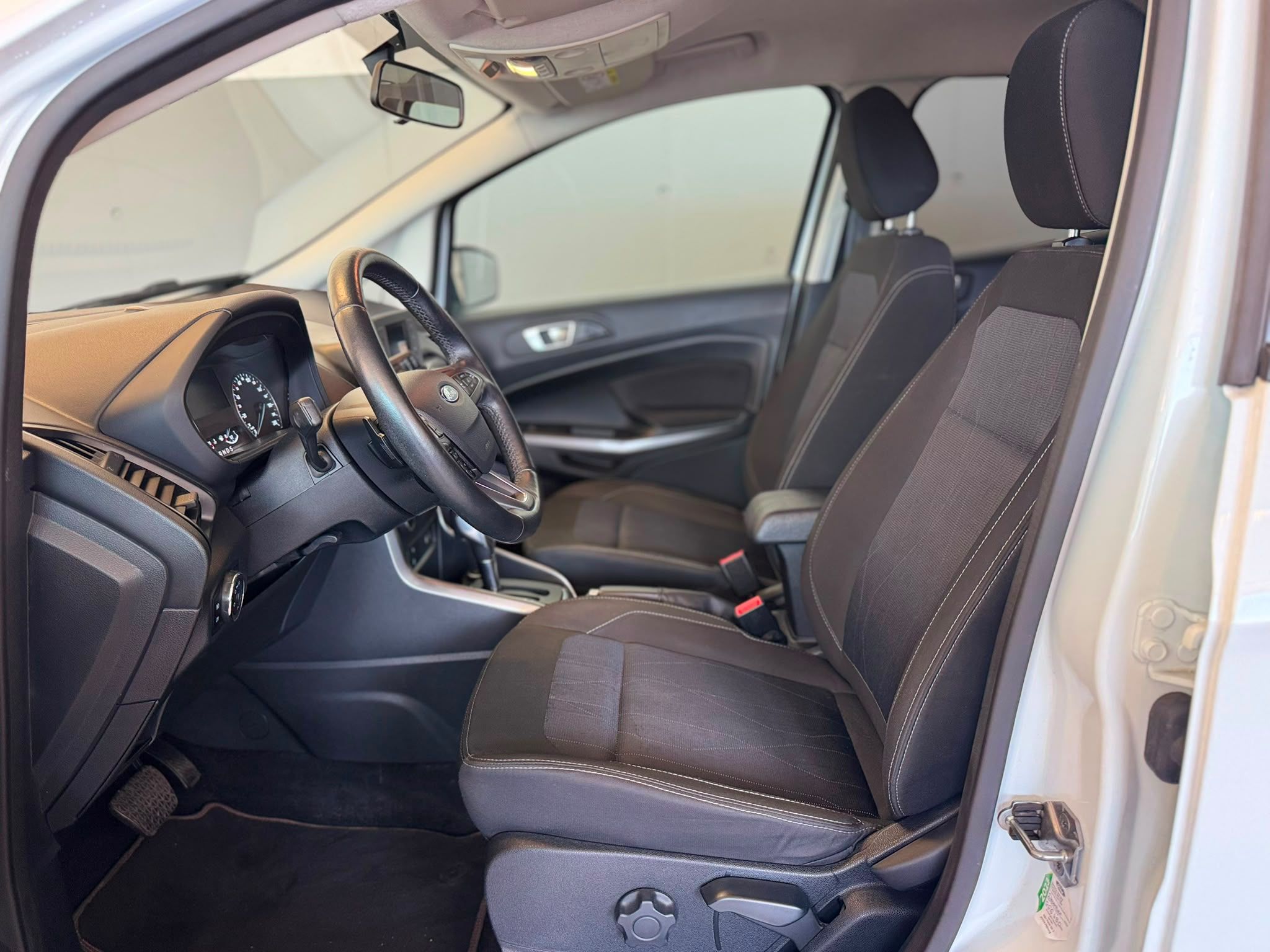 ecosport automatik ahk weiss (6)