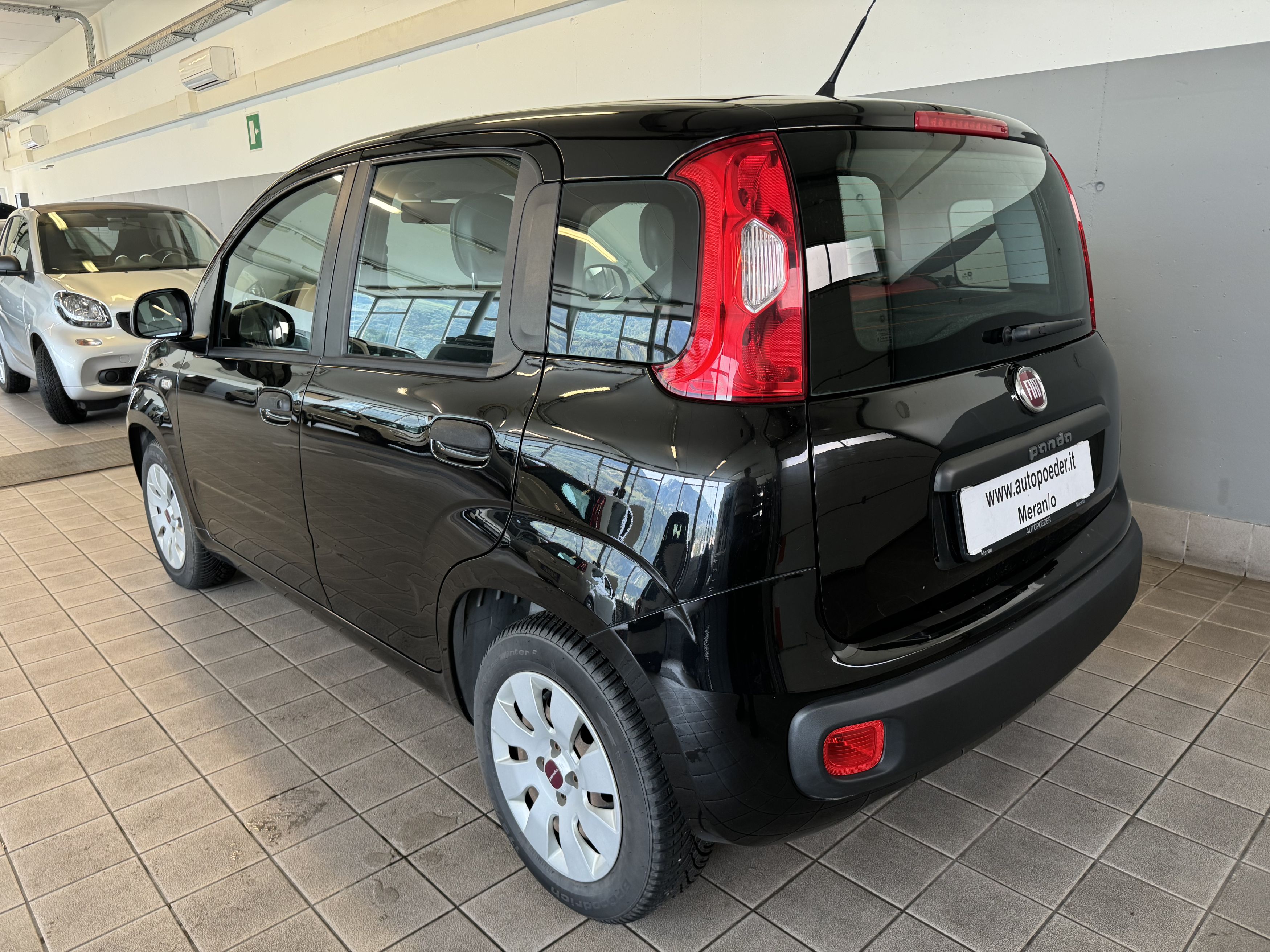 Fiat Panda 1.2 Schwarz rote sitze (4)