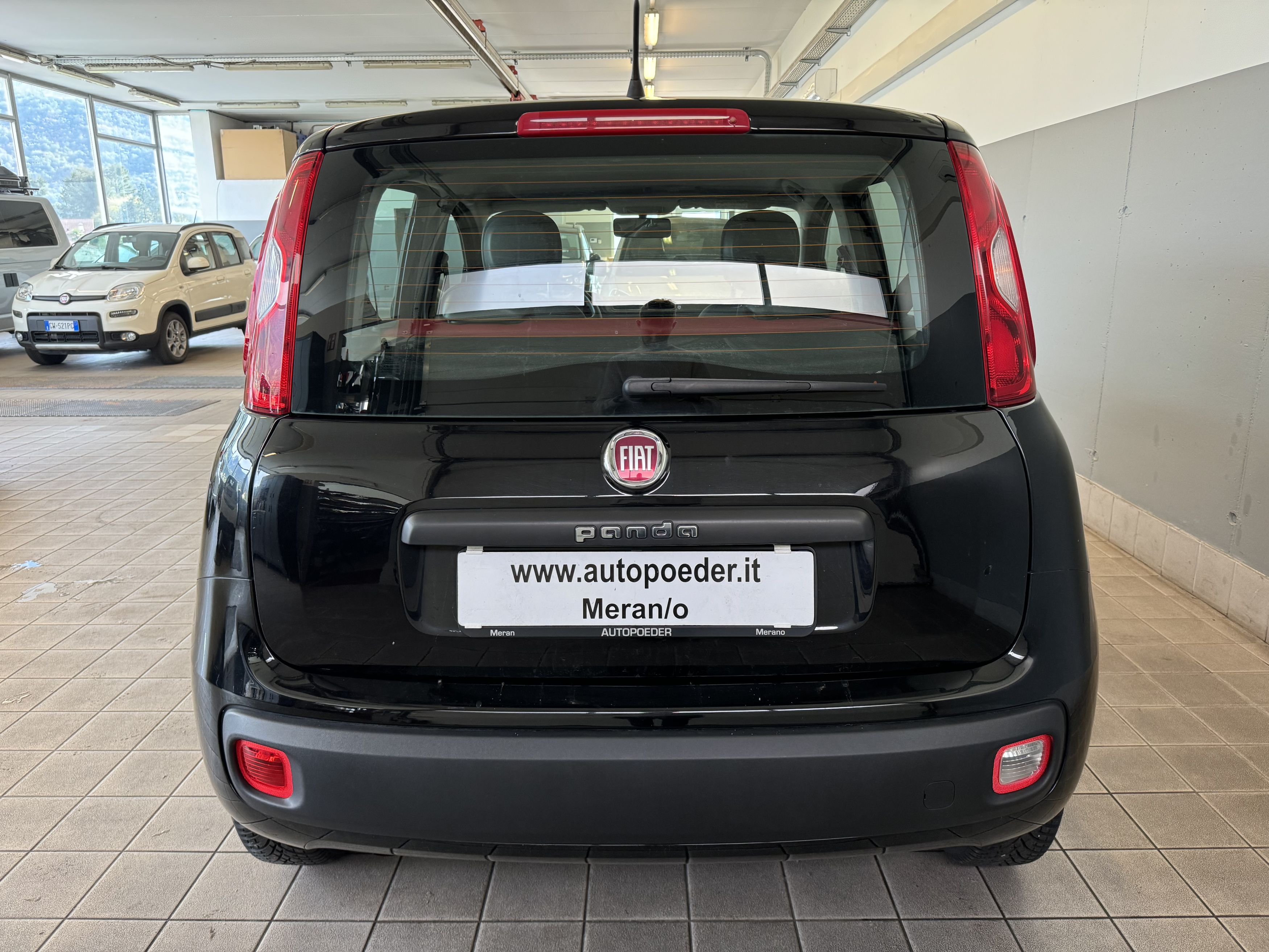 Fiat Panda 1.2 Schwarz rote sitze (7)