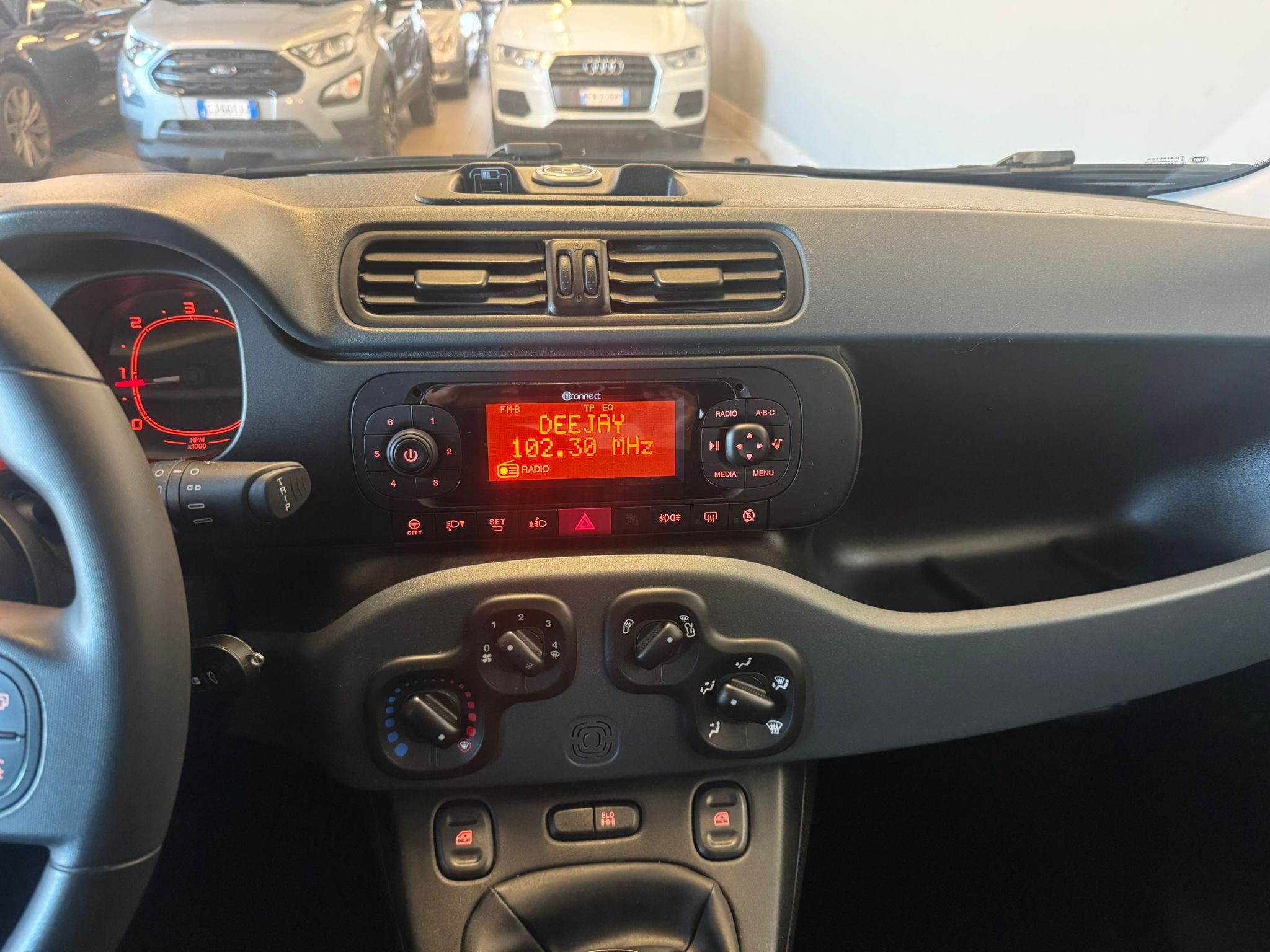 Fiat Panda 4x4 diesel weiss (9)