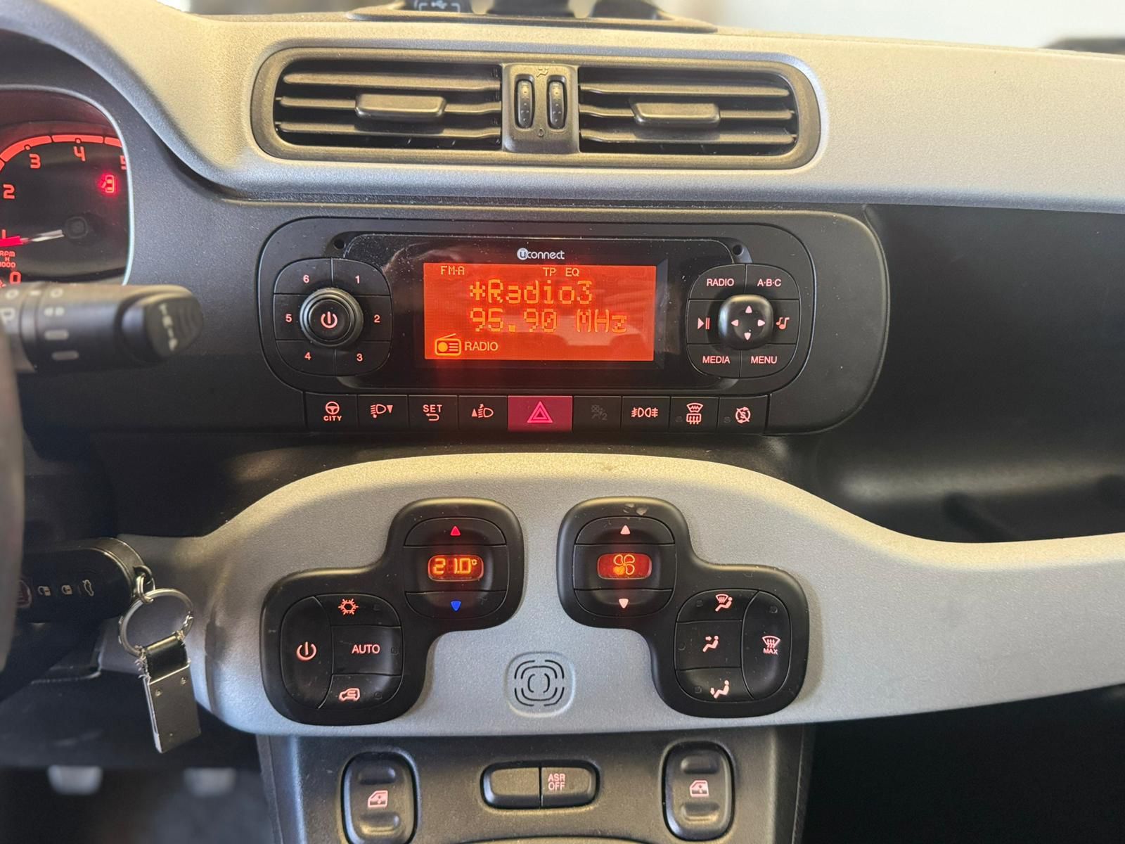 Fiat Panda Blau CityCross (12)