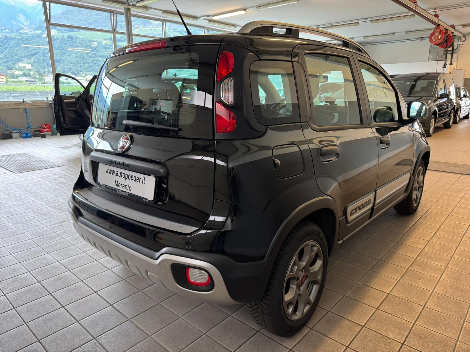 Fiat Panda City Cross Schwarz (3)