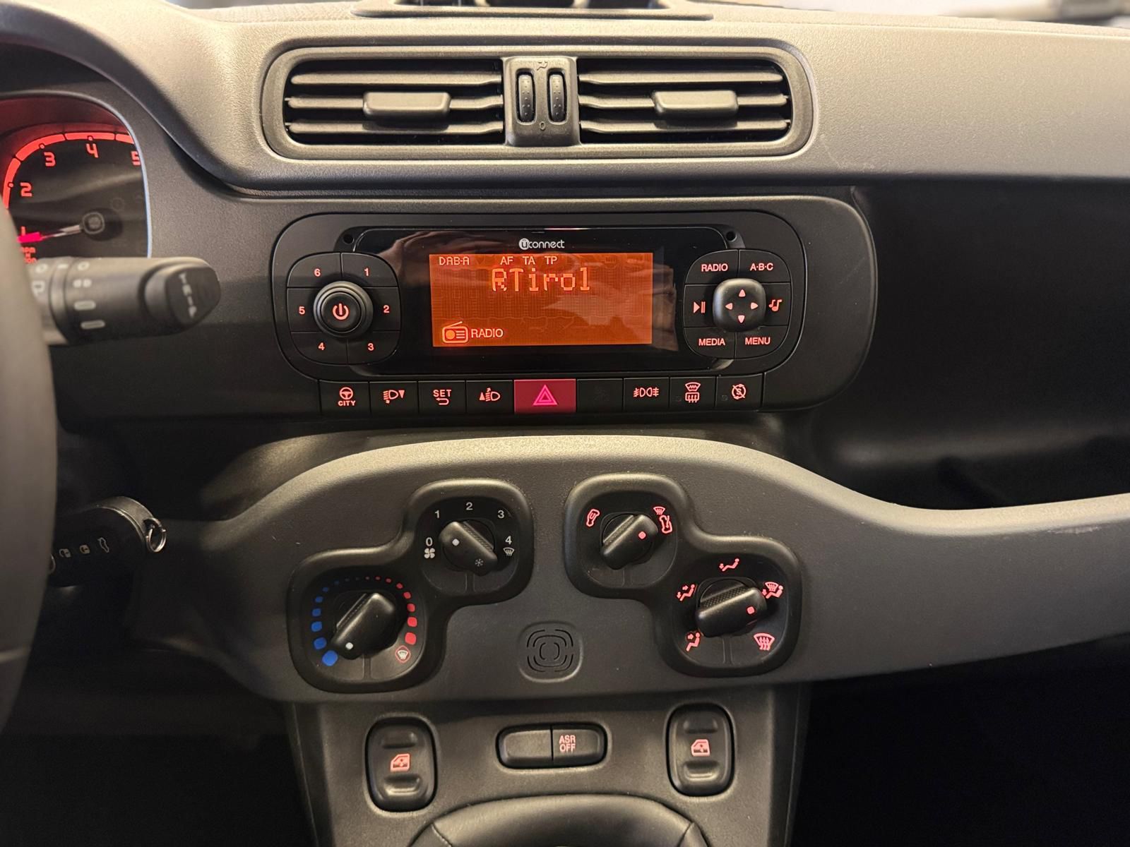 Fiat Panda Cross Waze 1 (12)