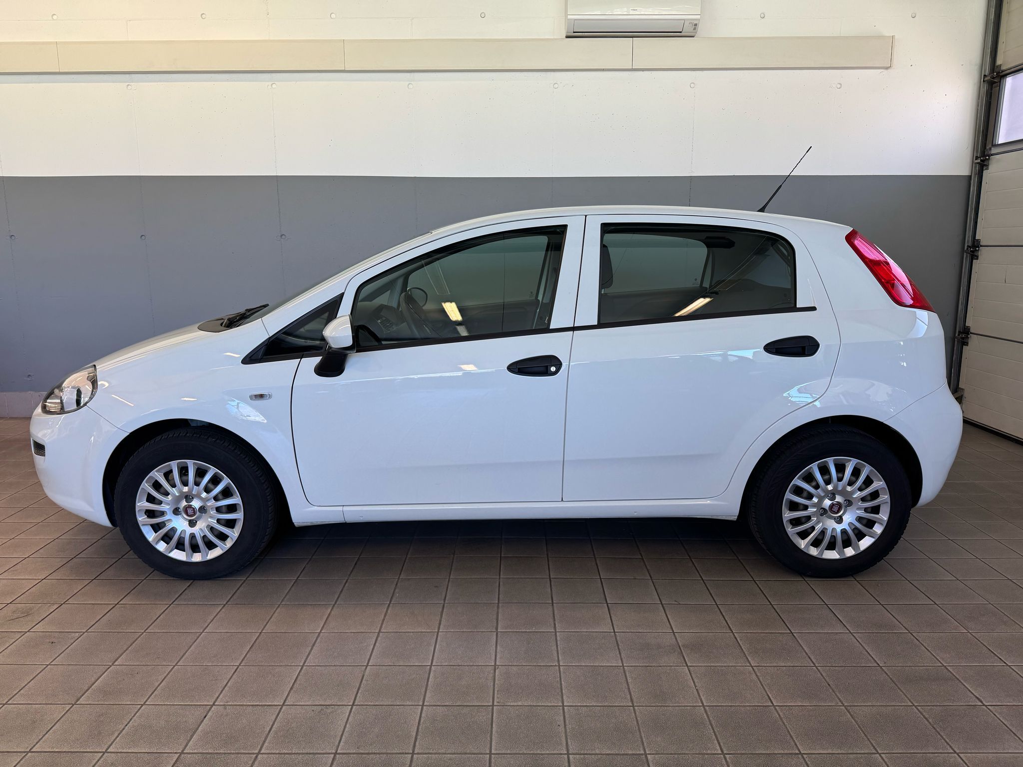 Fiat Punto 1.2 Weiss (6)