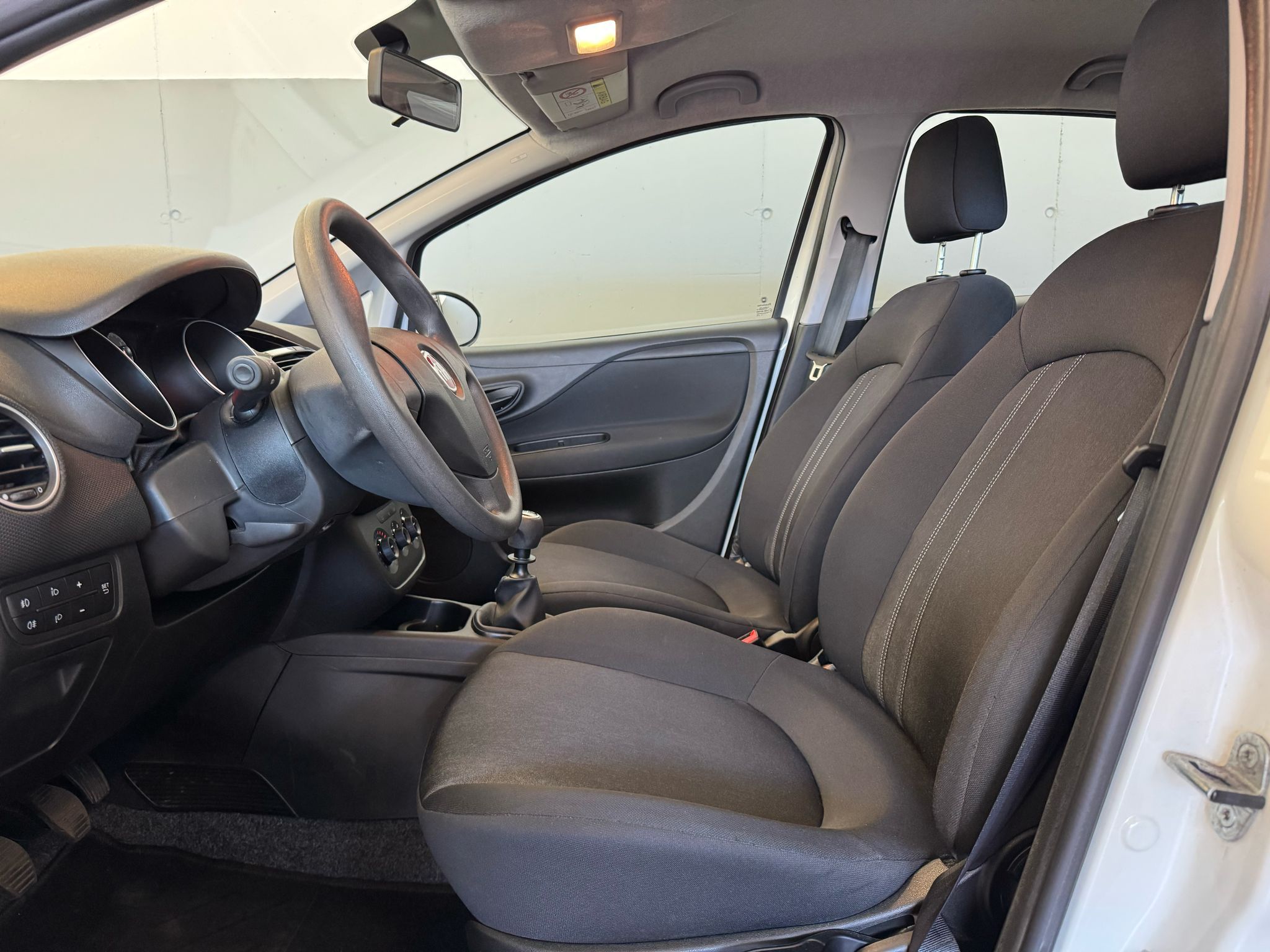 Fiat Punto 1.2 Weiss (9)