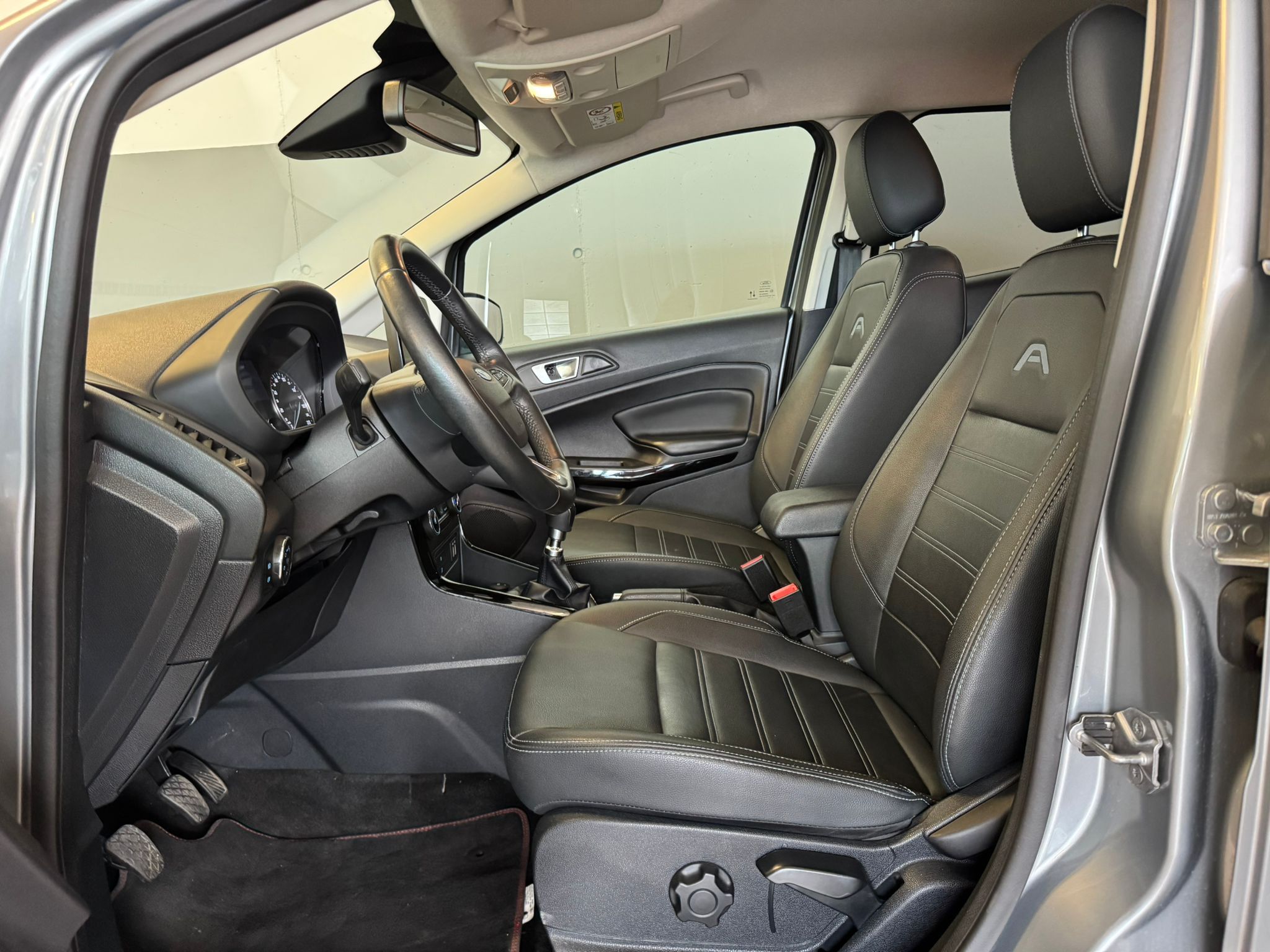 Ford EcoSport 1.0 Active silber (9)
