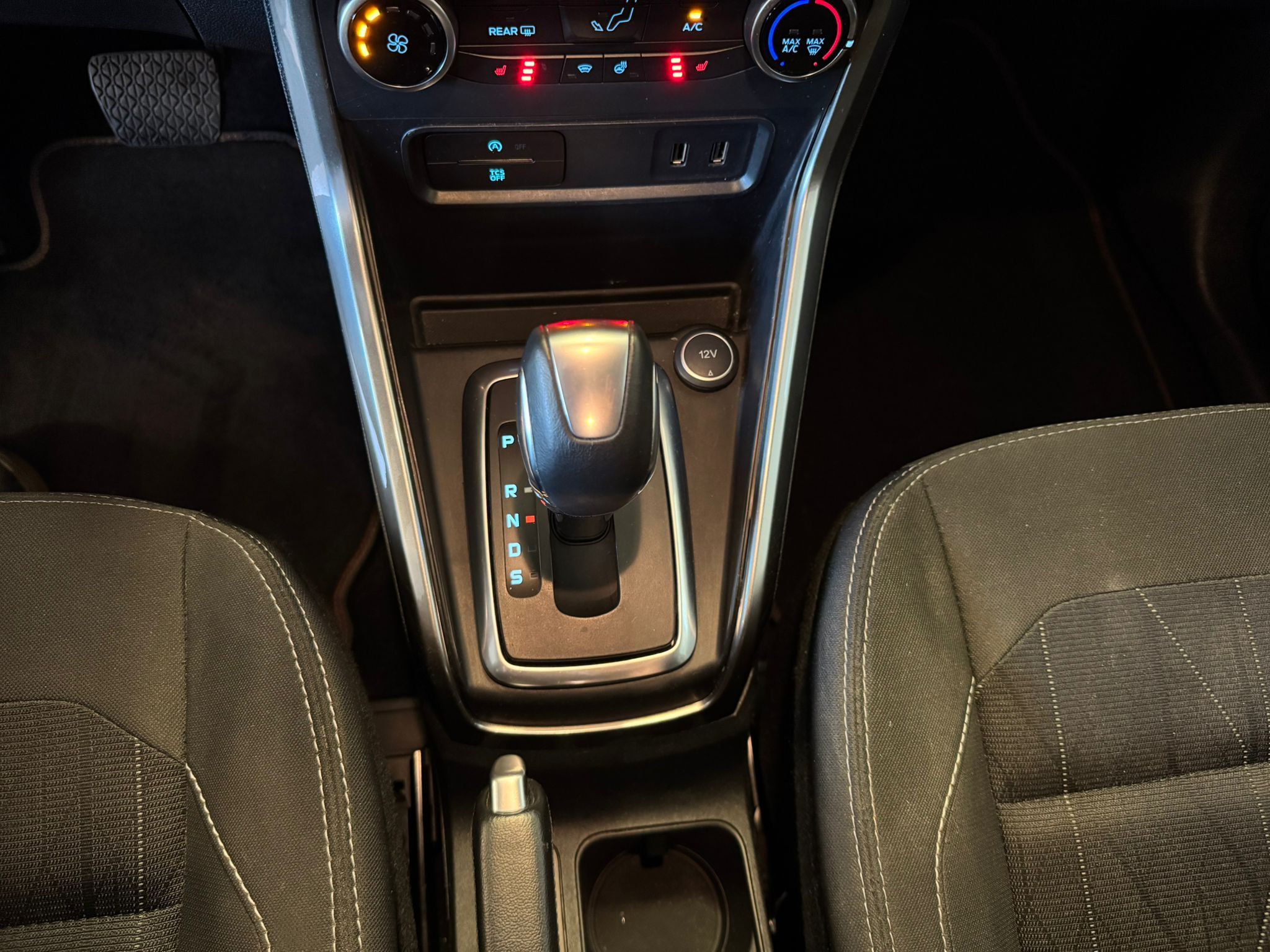 ford ecosport automatik weis ahk (12)