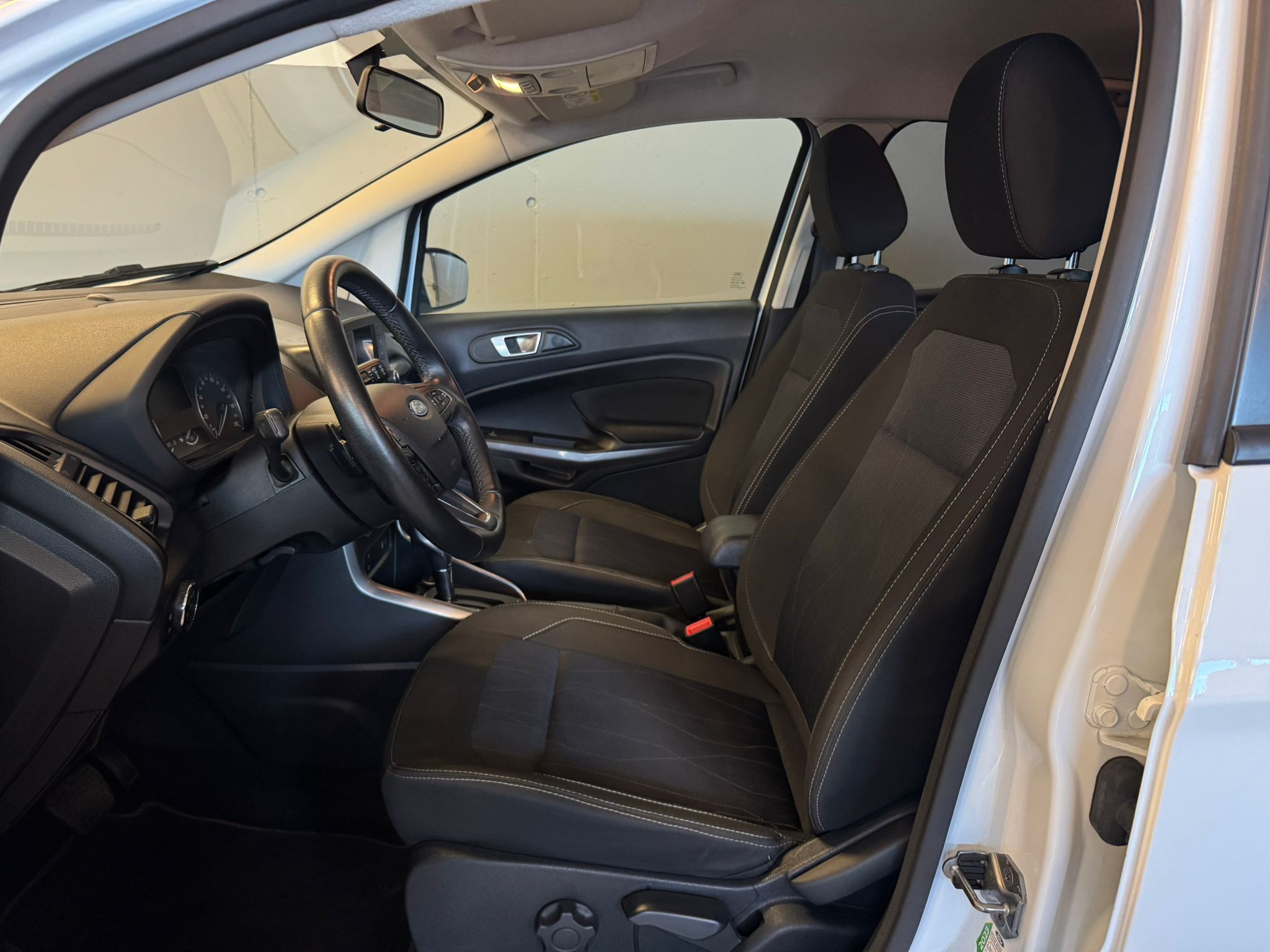 ford ecosport automatik weis ahk (7)