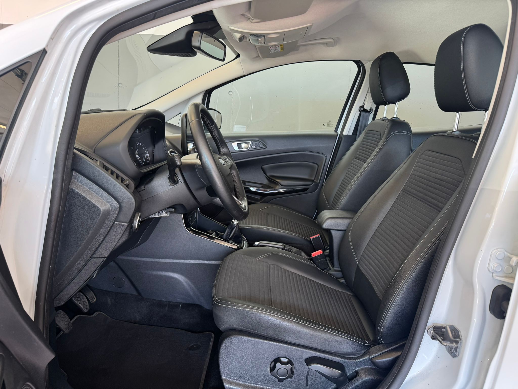 Ford EcoSport weiss 1 (8)