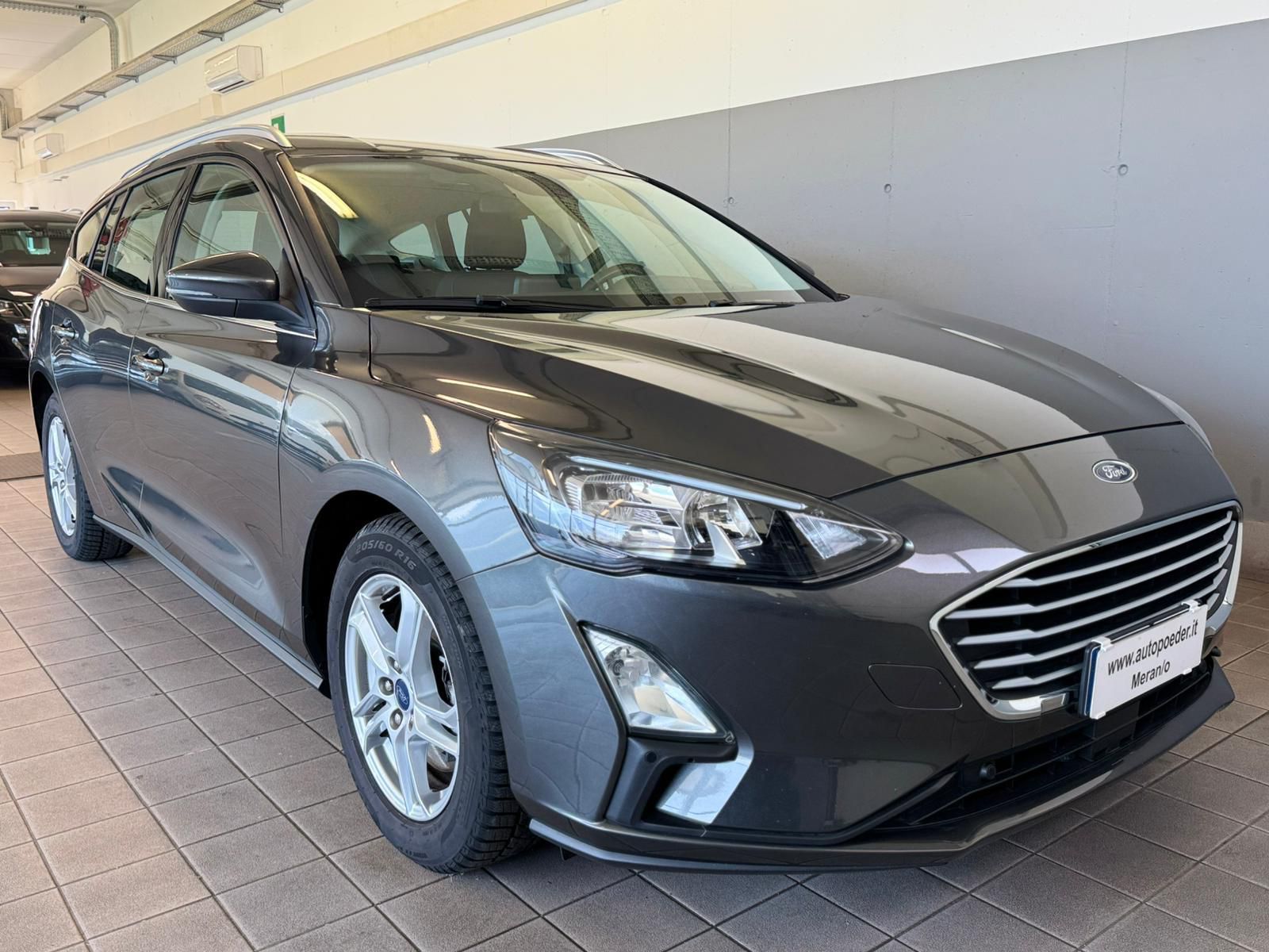 Ford Focus 1.5 38000km (2)