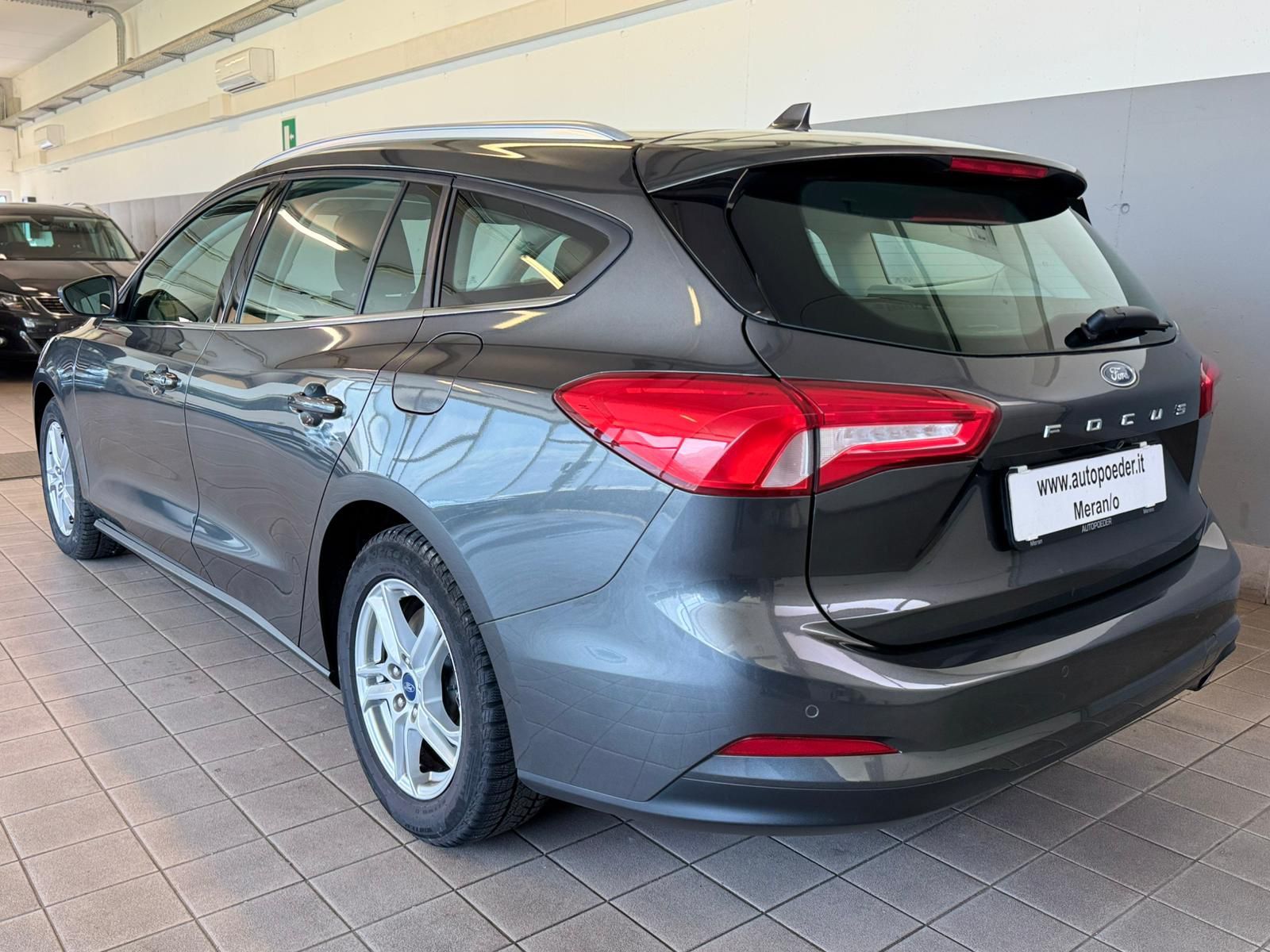 Ford Focus 1.5 38000km (4)