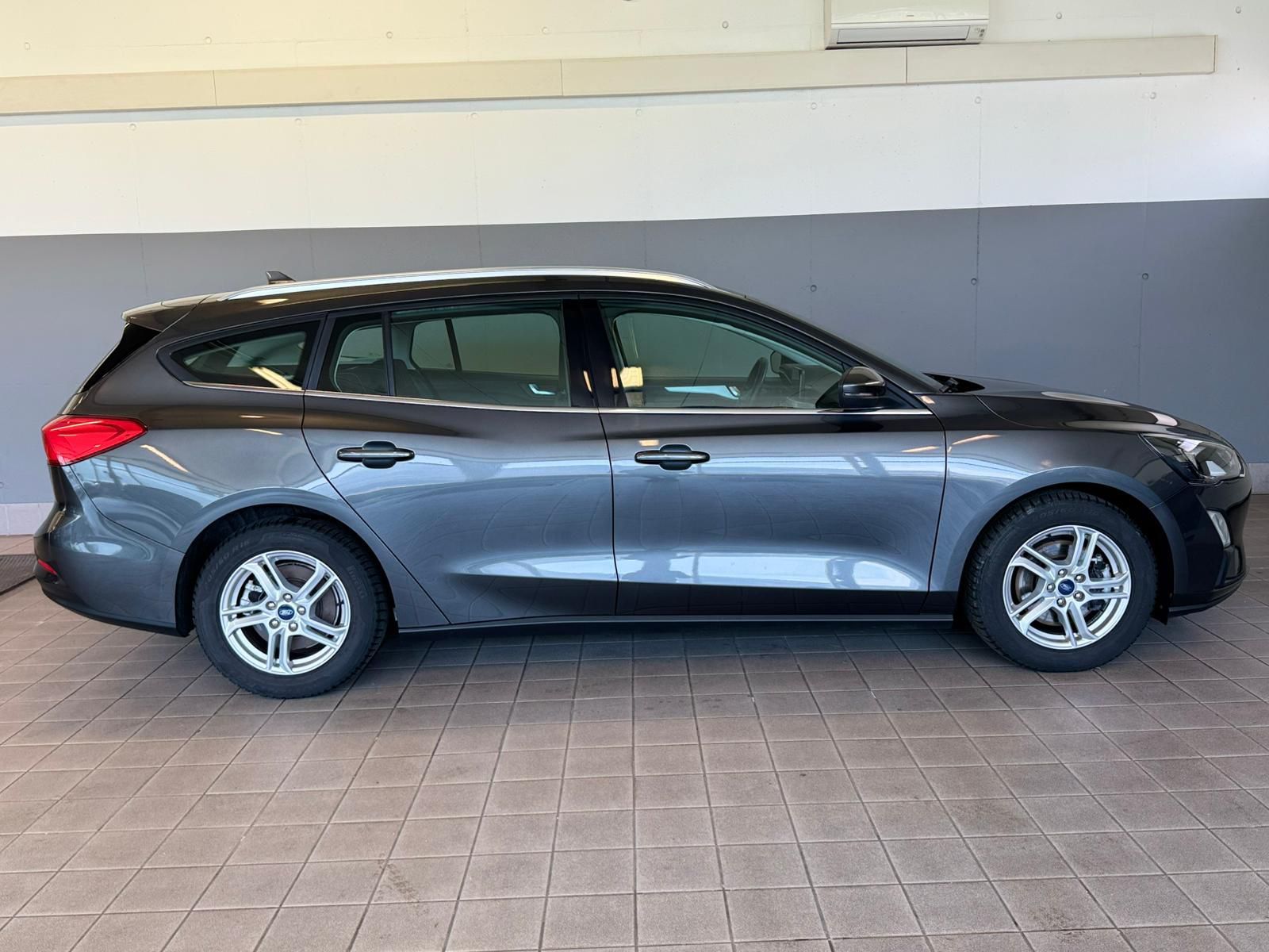 Ford Focus 1.5 38000km (8)