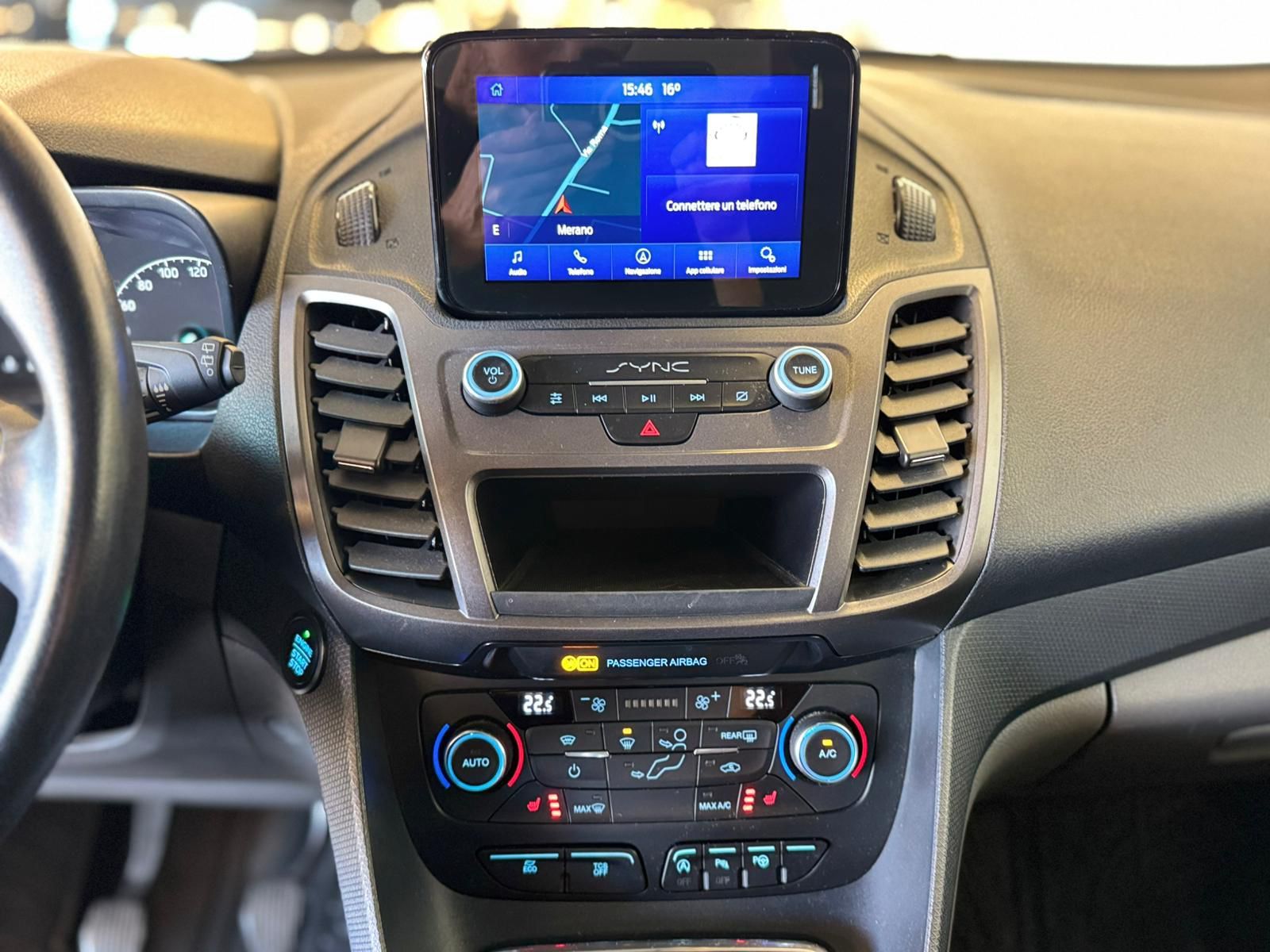 Ford Gran Tourneo 1.5 Active (12)