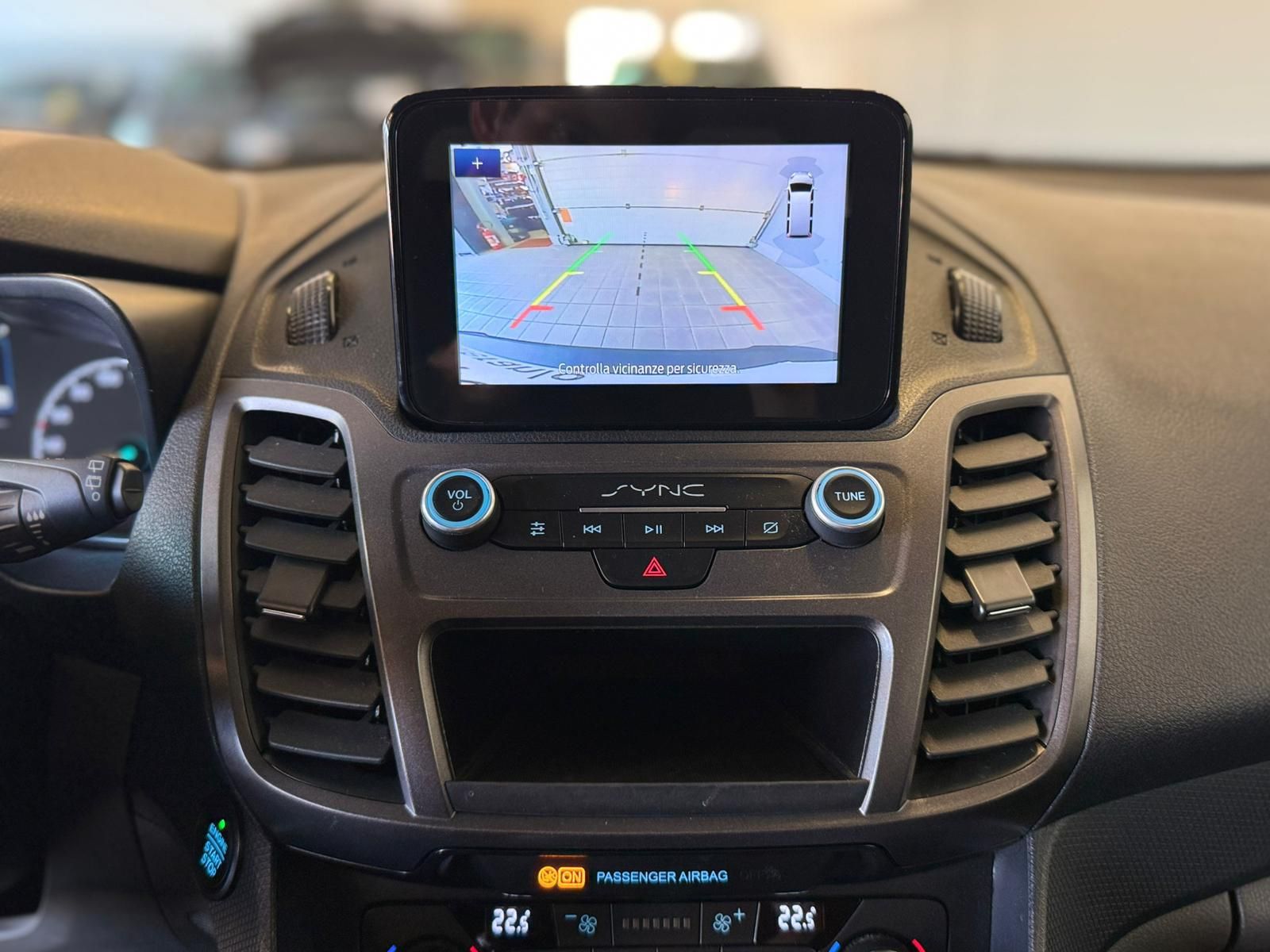 Ford Gran Tourneo 1.5 Active (13)