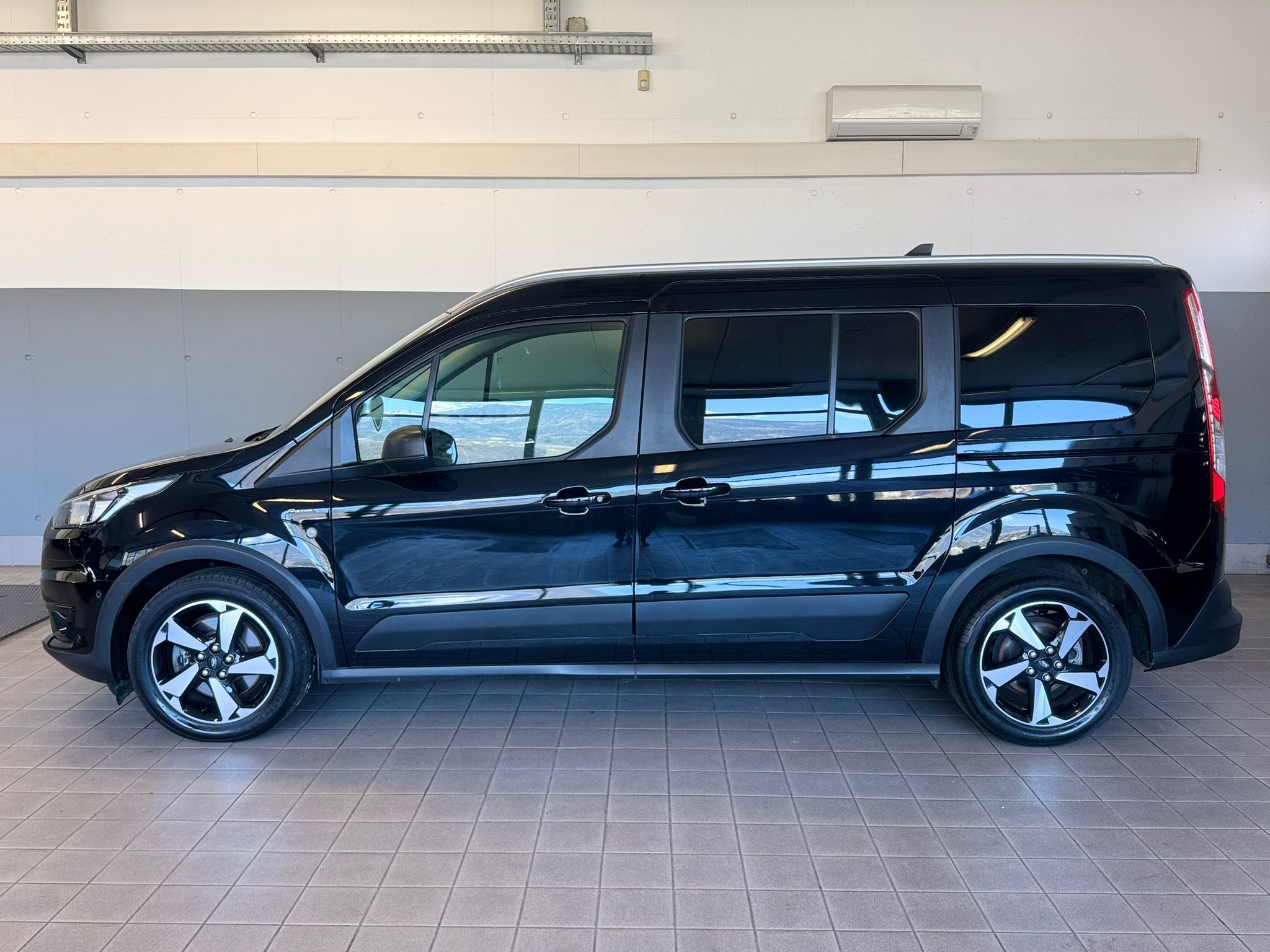 Ford Gran Tourneo 1.5 Active (8)