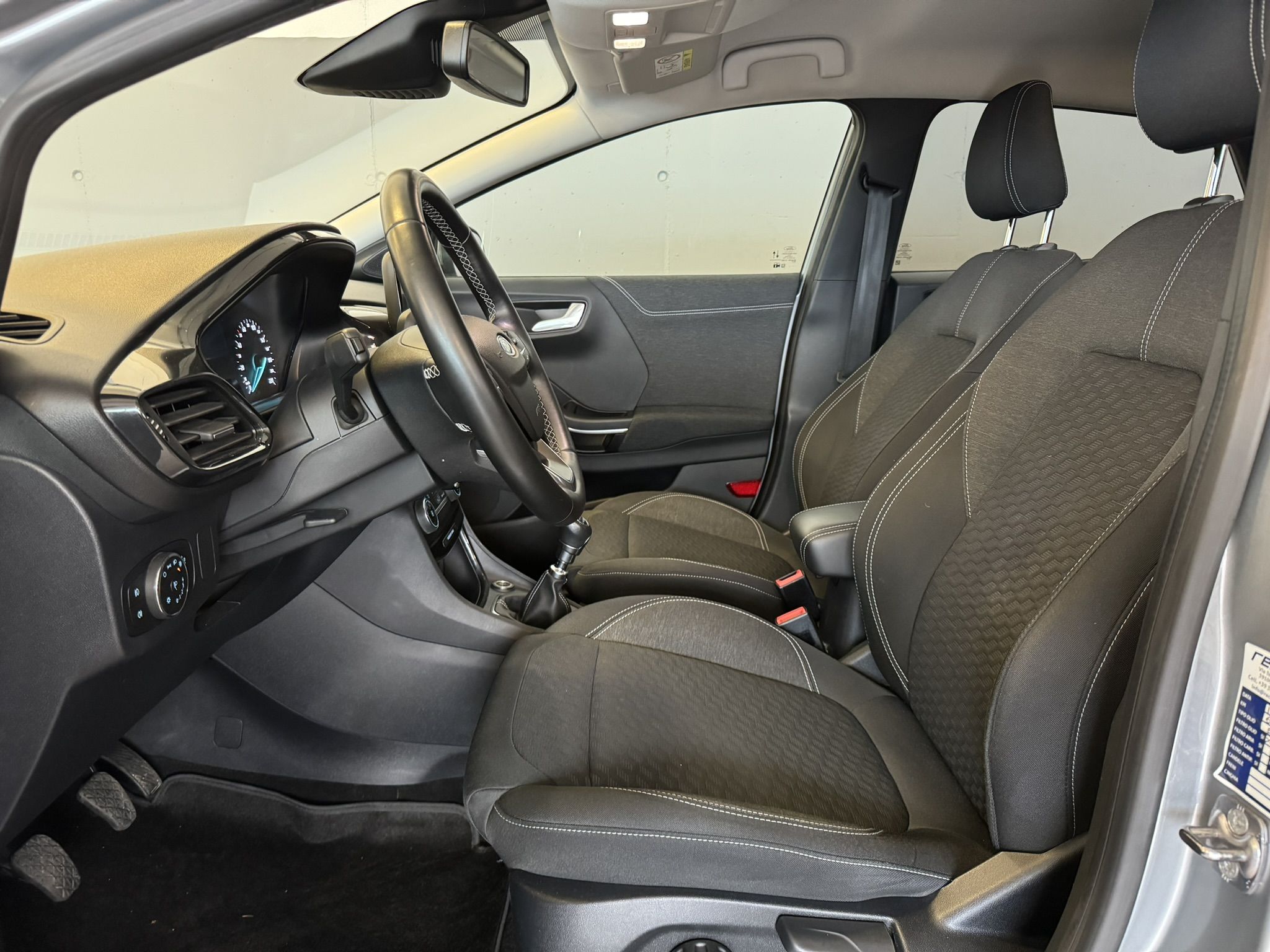 Ford Puma 1.0 Hellgrau (8)