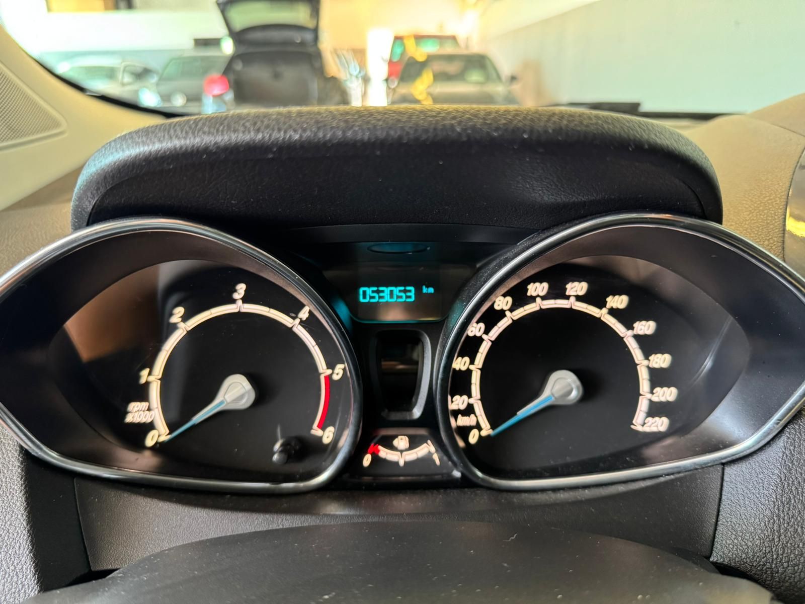 ford Tourneo Courier Diesel Grau (10)