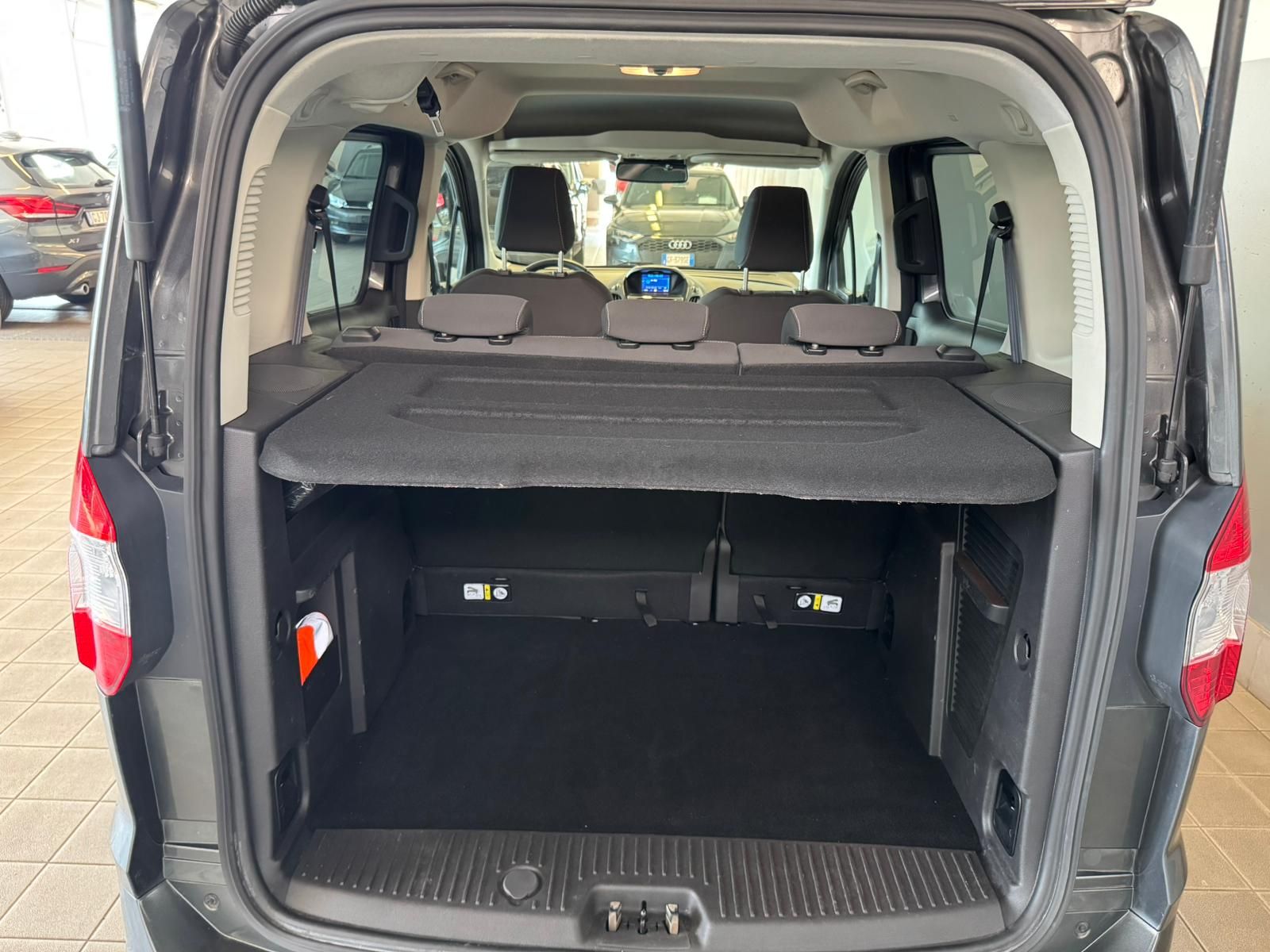 ford Tourneo Courier Diesel Grau (14)