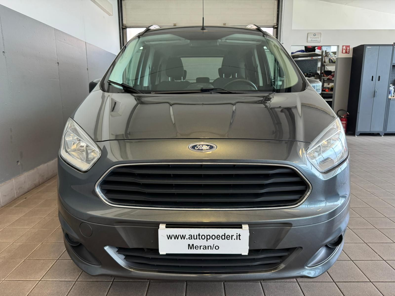 ford Tourneo Courier Diesel Grau (6)
