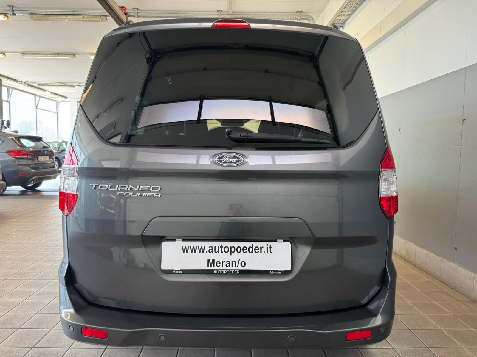 ford Tourneo Courier Diesel Grau (7)