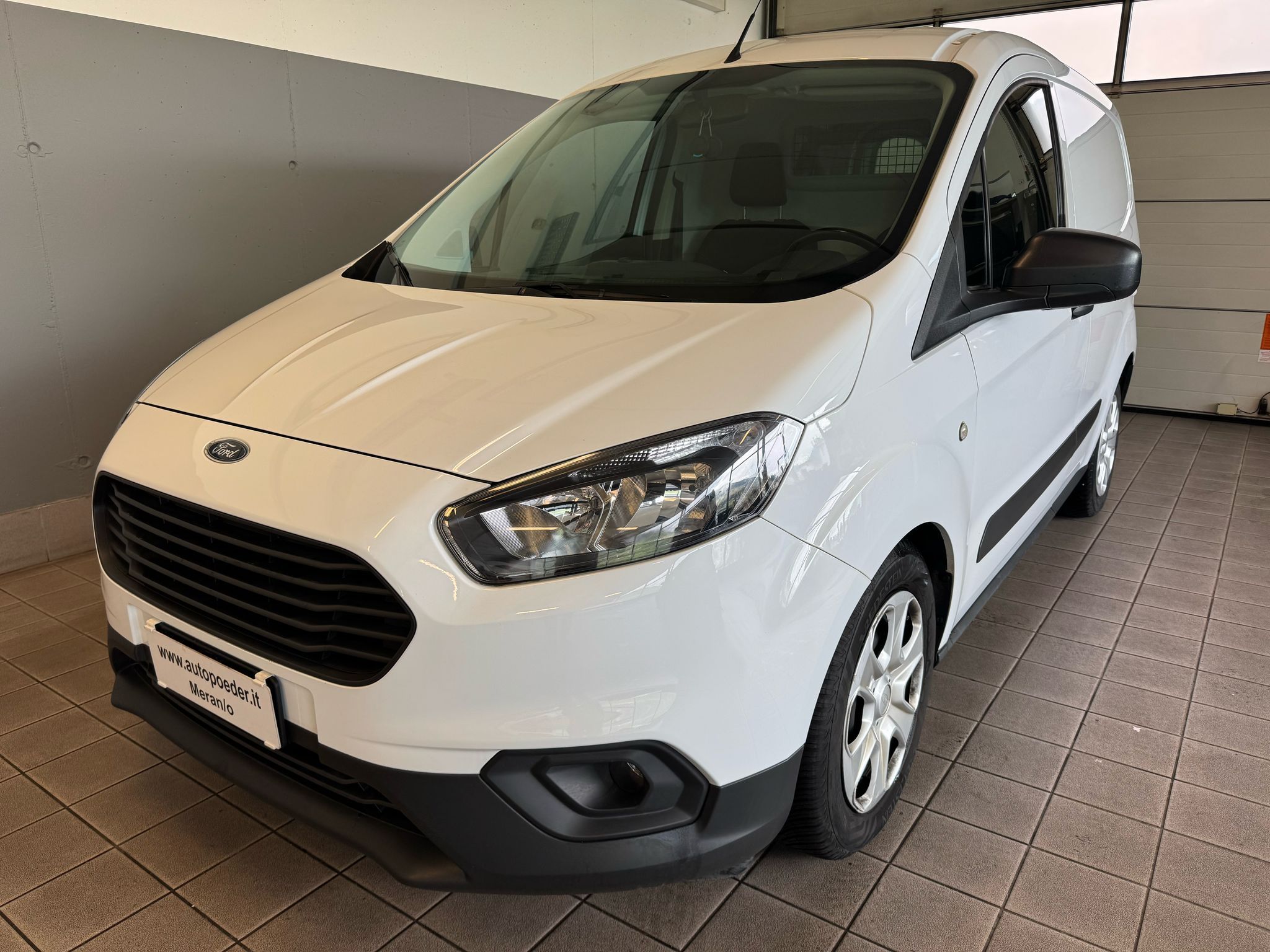 Ford Transit Courier weiss (1)