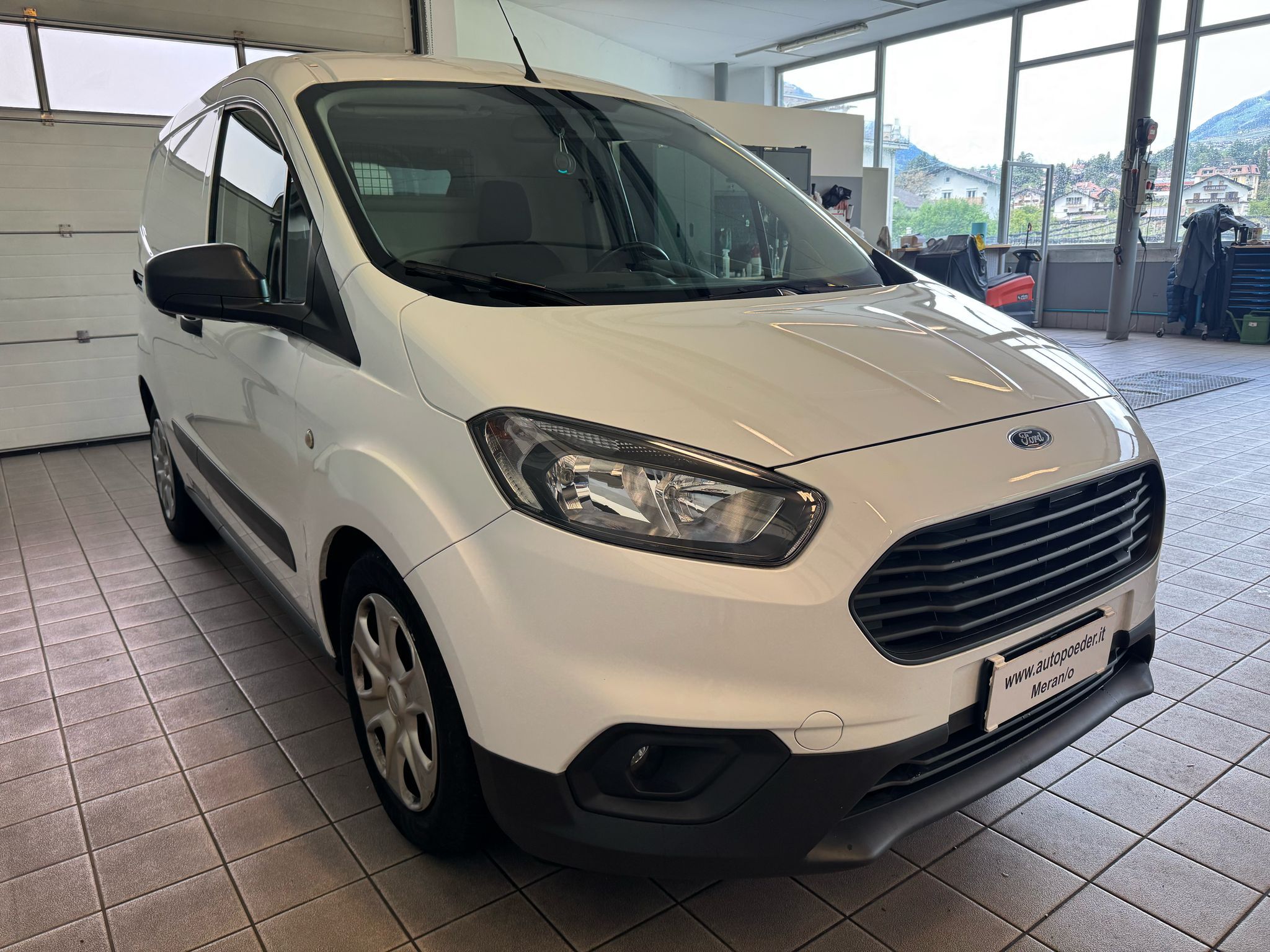 Ford Transit Courier weiss (2)