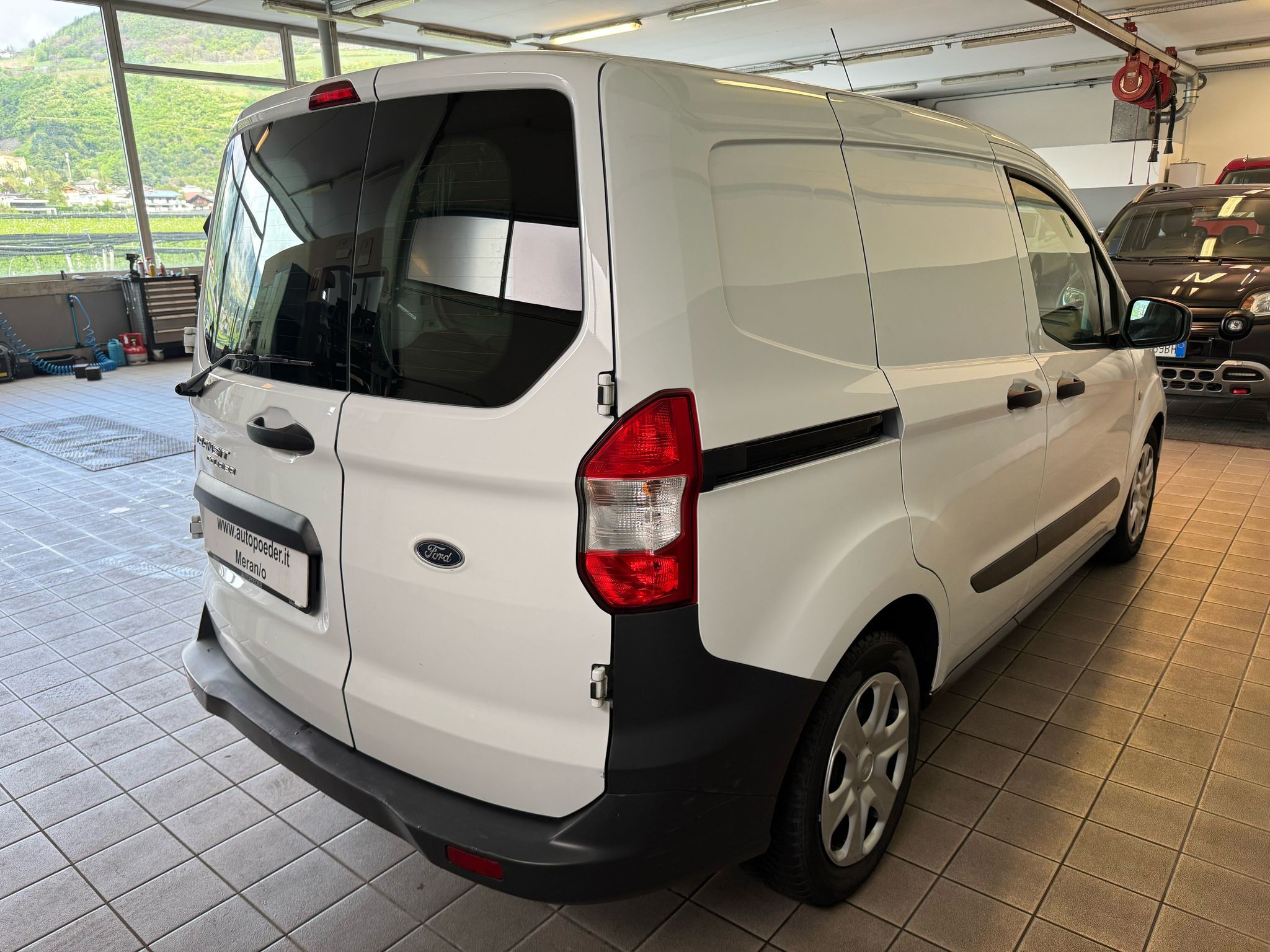 Ford Transit Courier weiss (3)