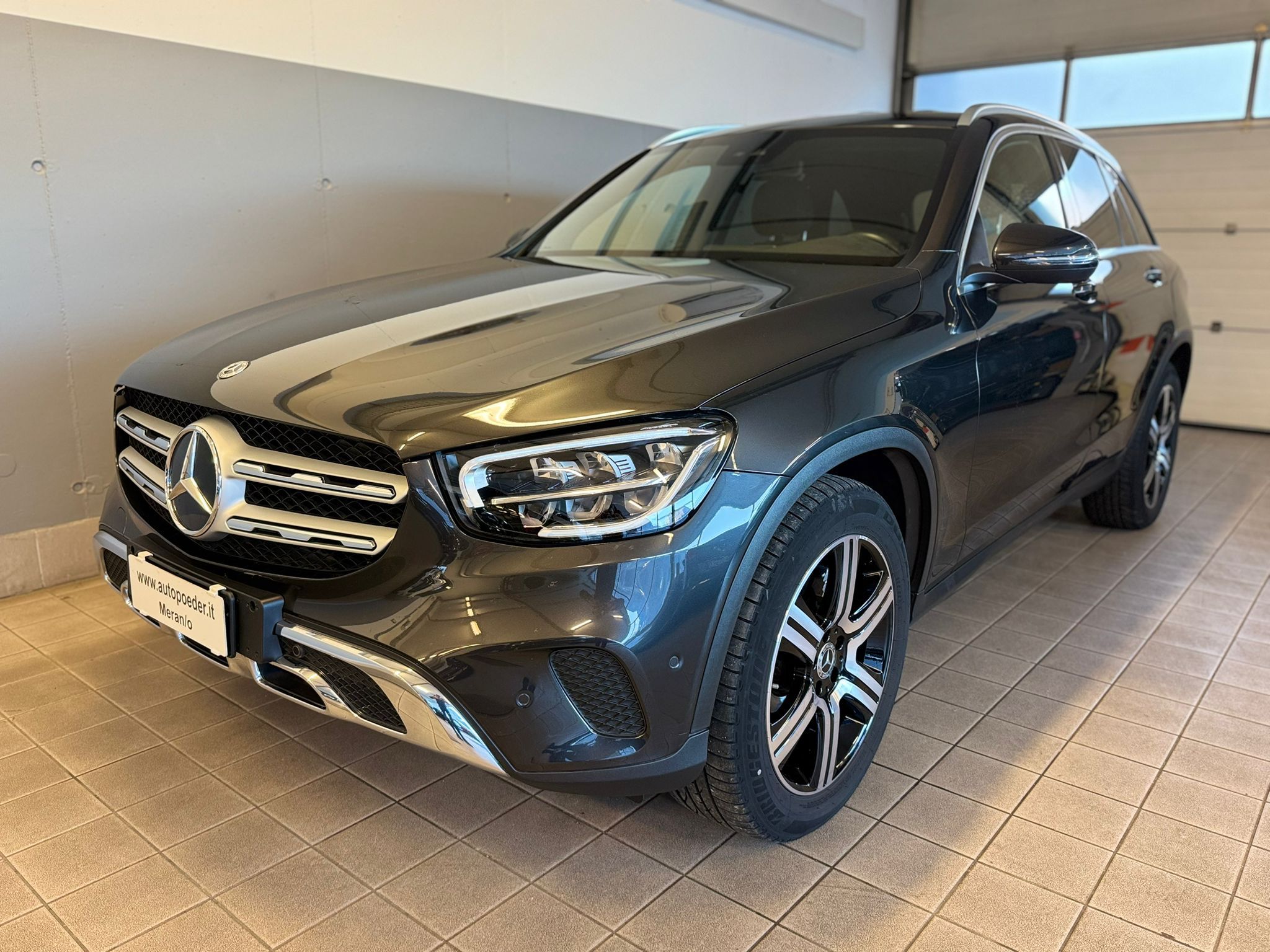 GLC 220D Neues model Schwarz grau (1)