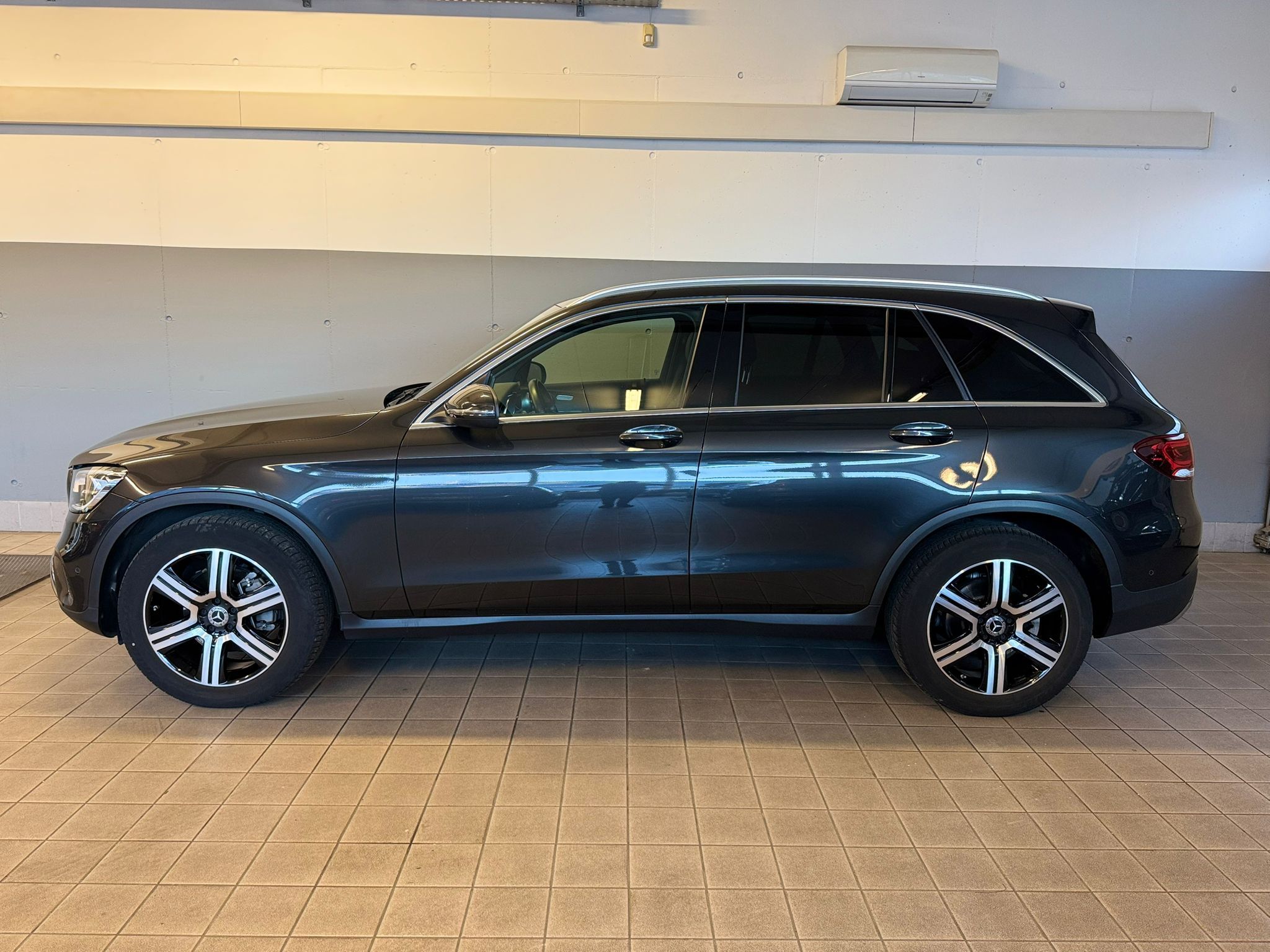 GLC 220D Neues model Schwarz grau (5)