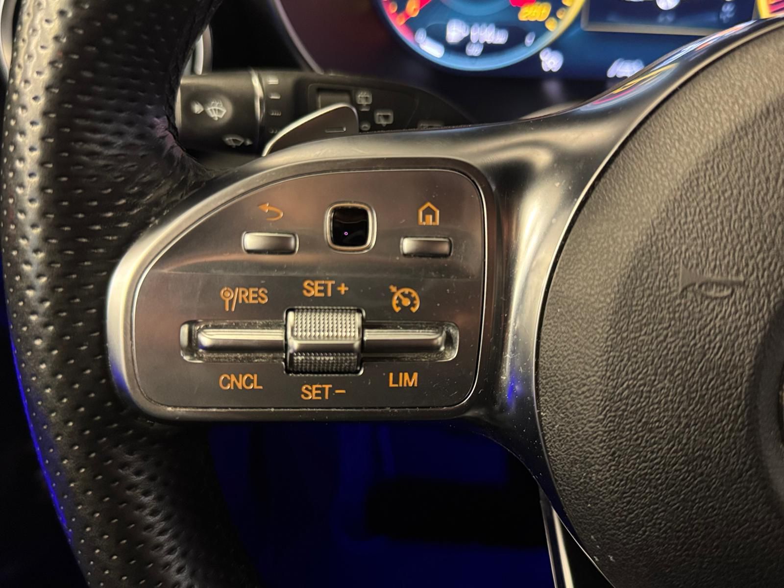 GLC 300D Weiss (7)