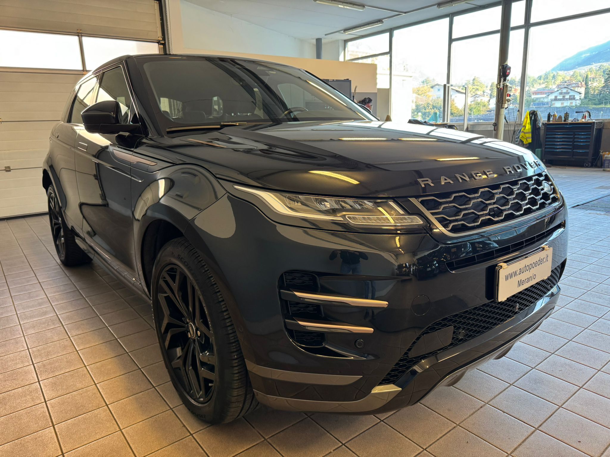 land rover (2)
