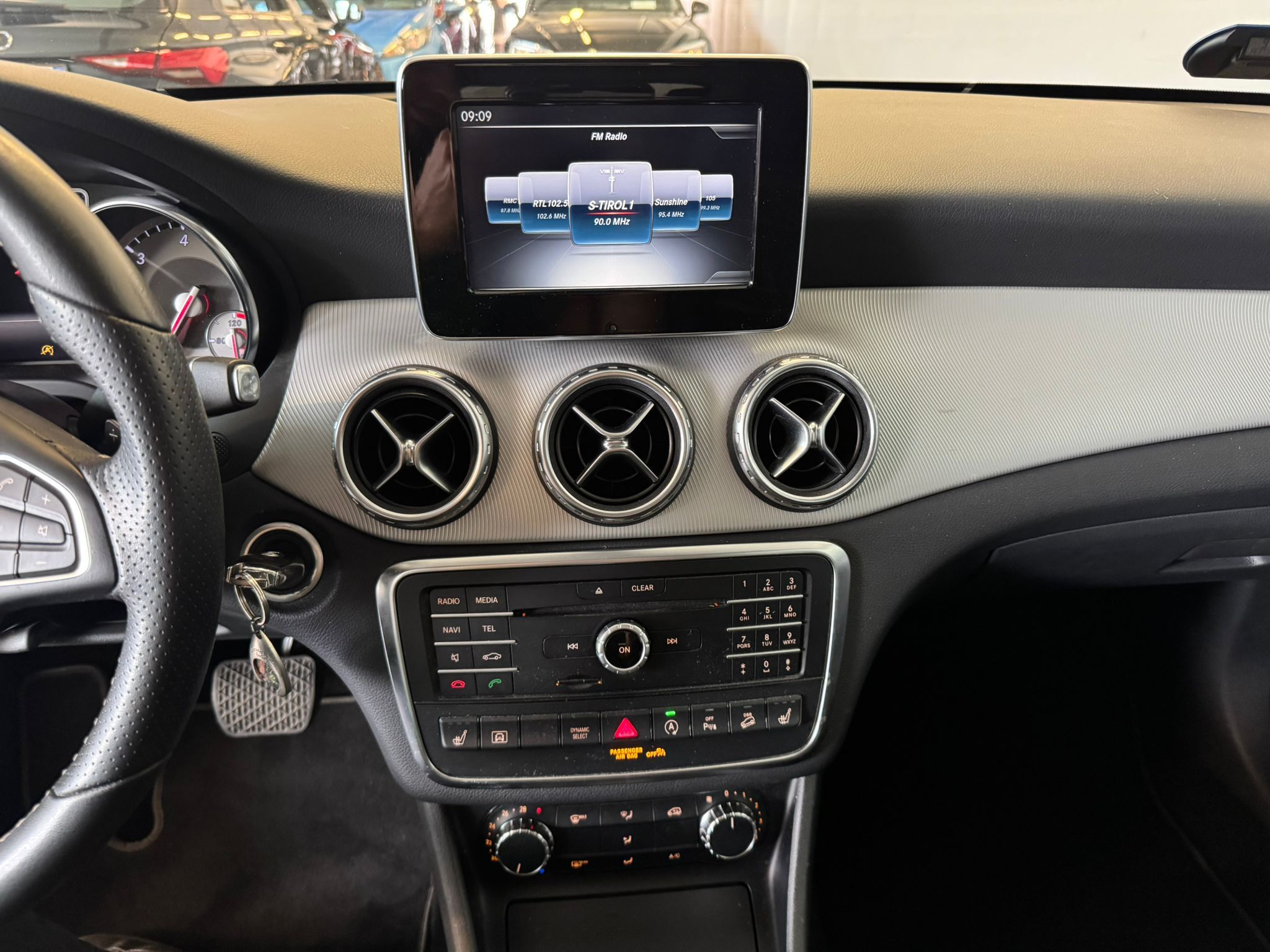 Mercedes GLA 220 Schwarz (12)