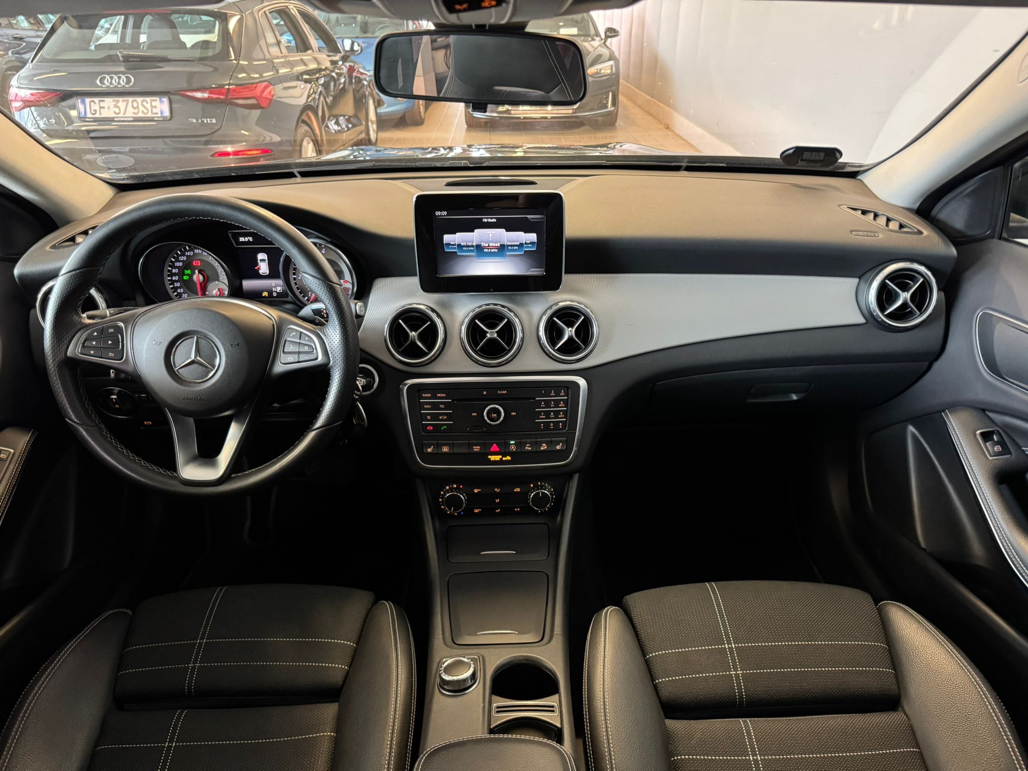 Mercedes GLA 220 Schwarz (14)