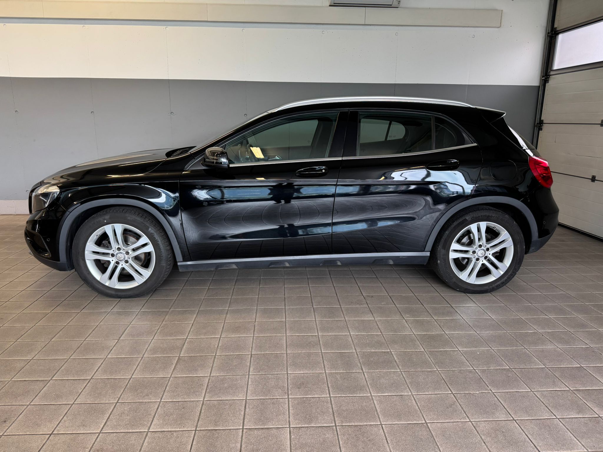 Mercedes GLA 220 Schwarz (5)