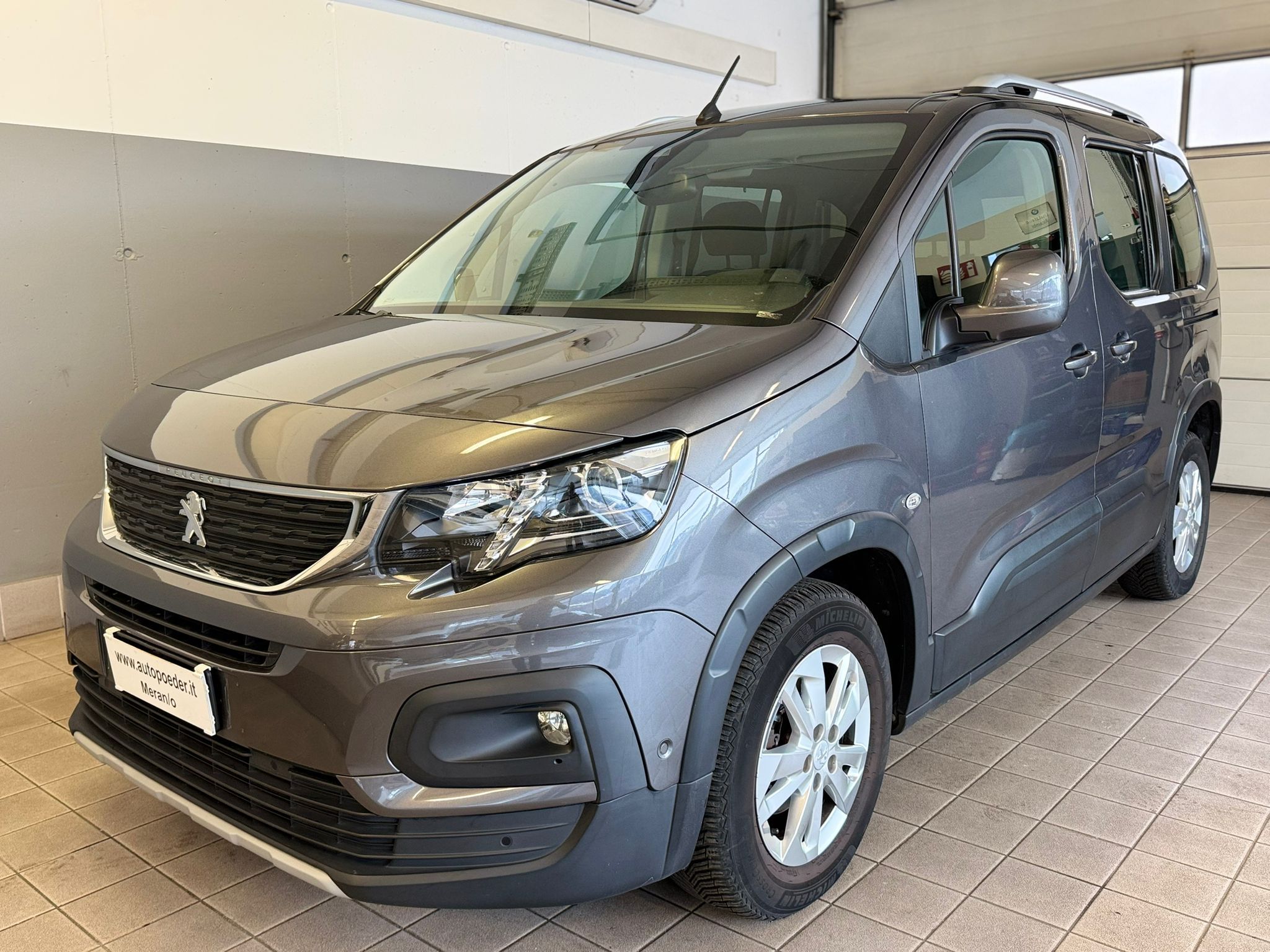 Peugeot rifter grau (1)