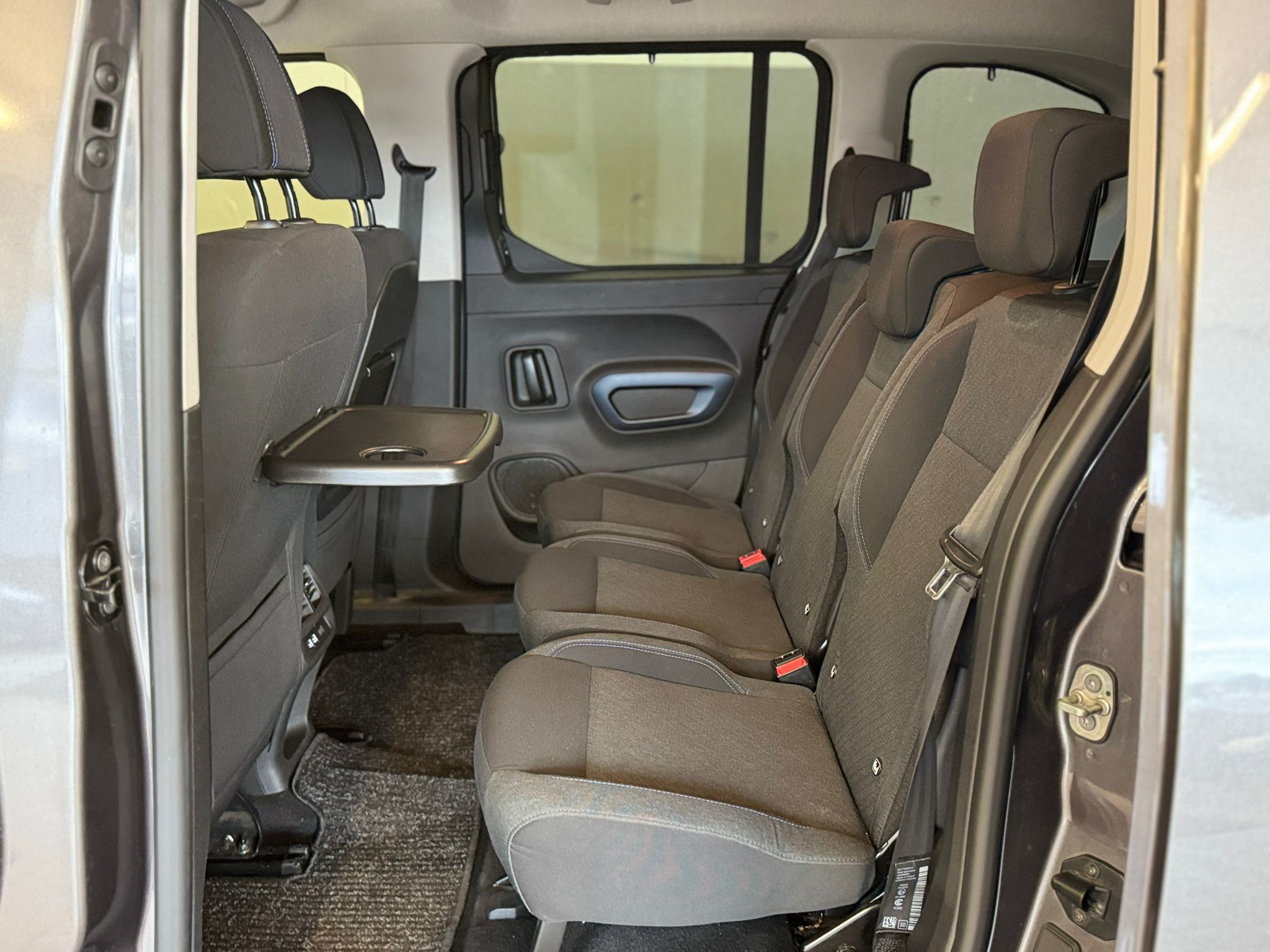 Peugeot rifter grau (12)