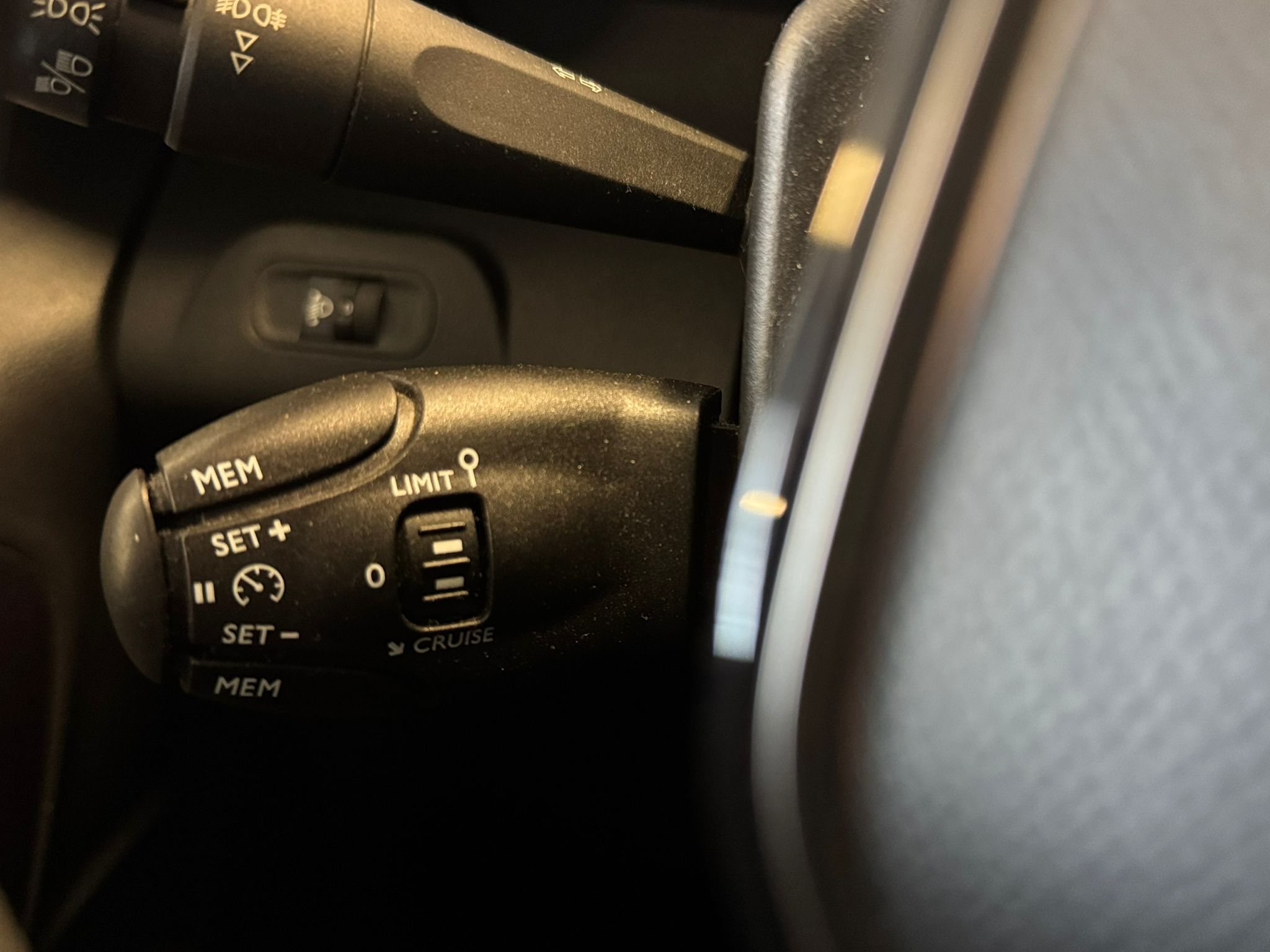 Peugeot rifter grau (16)