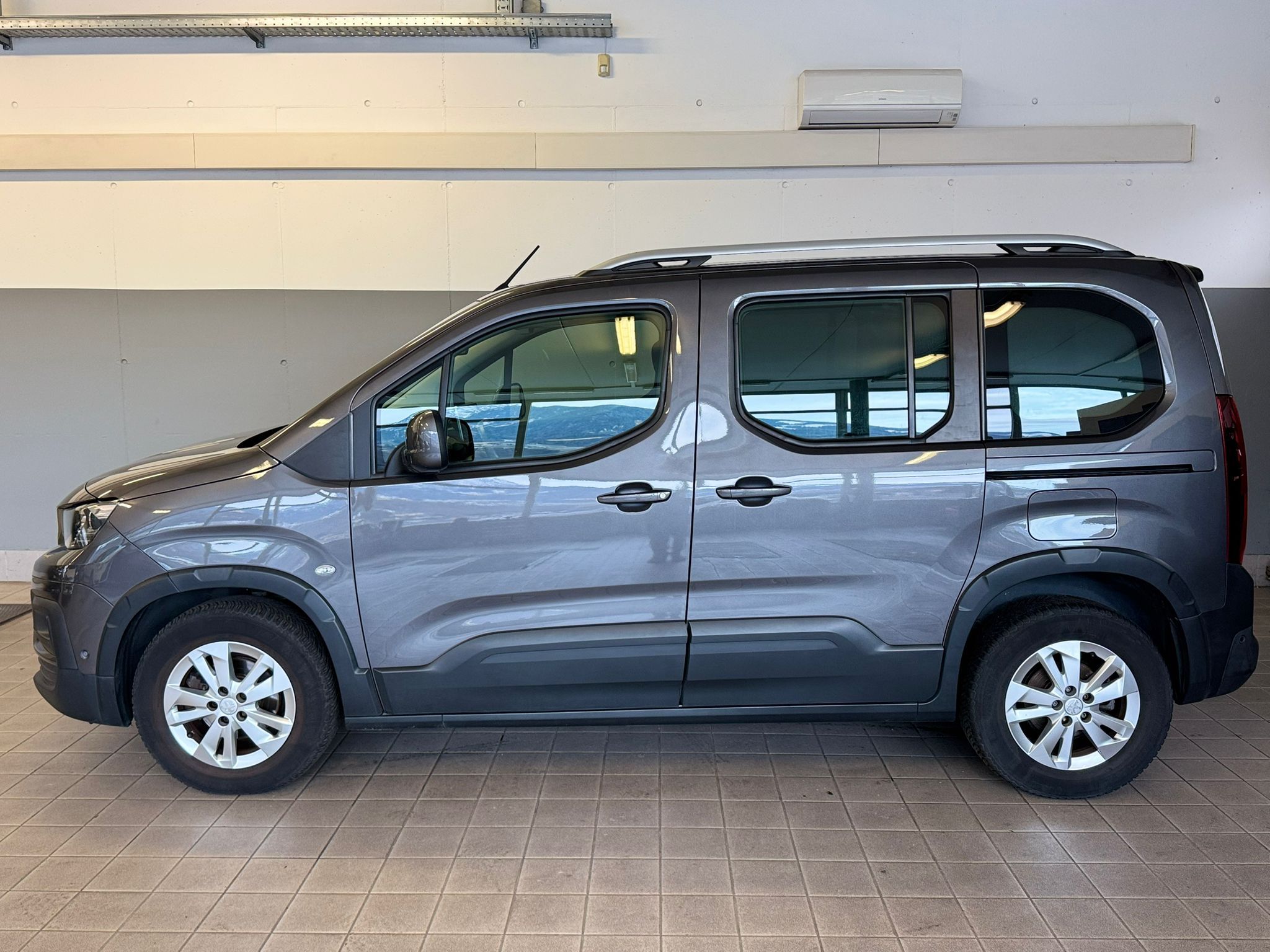 Peugeot rifter grau (2)