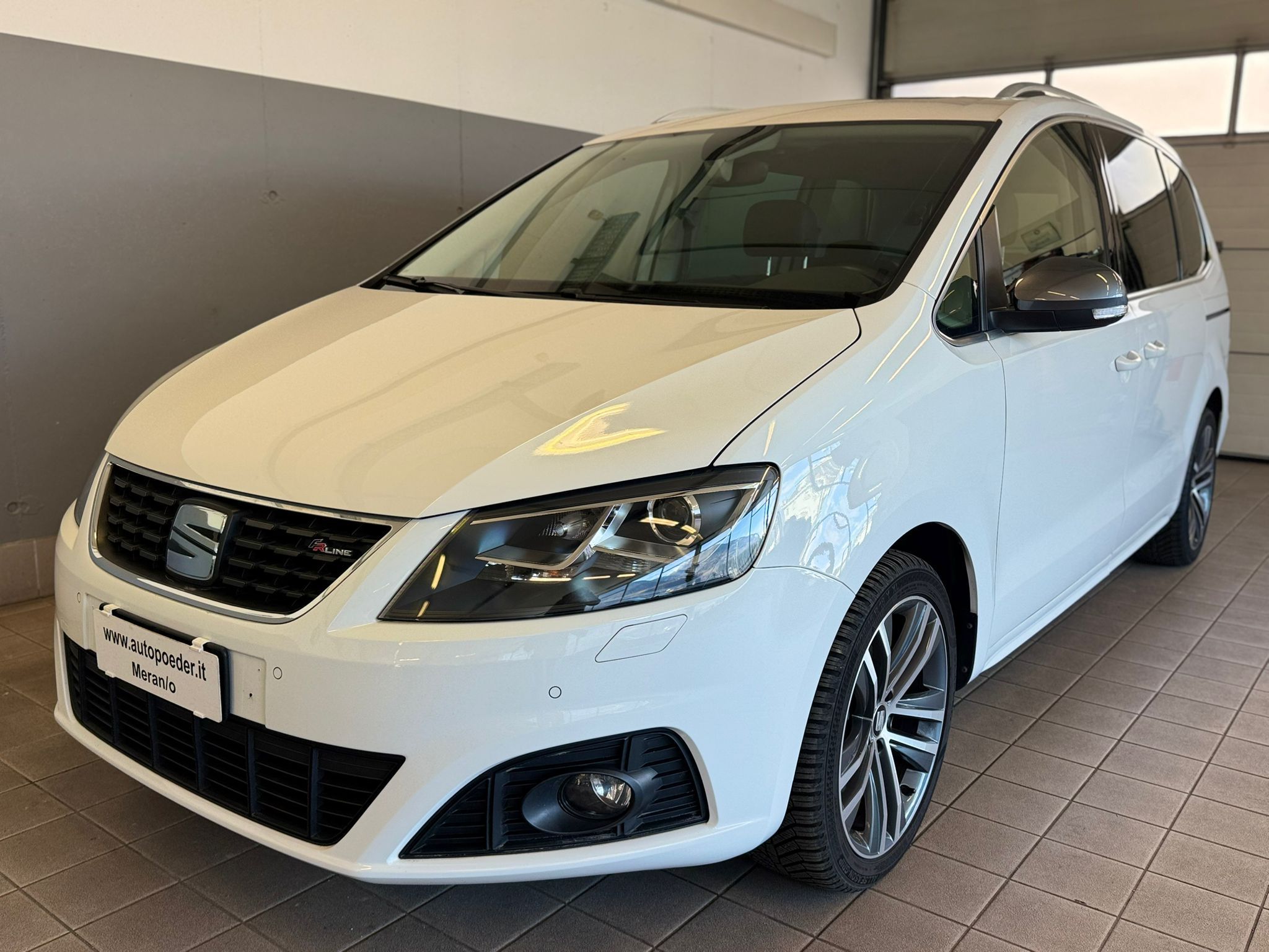 Seat Alhambra weis FrLine (1)