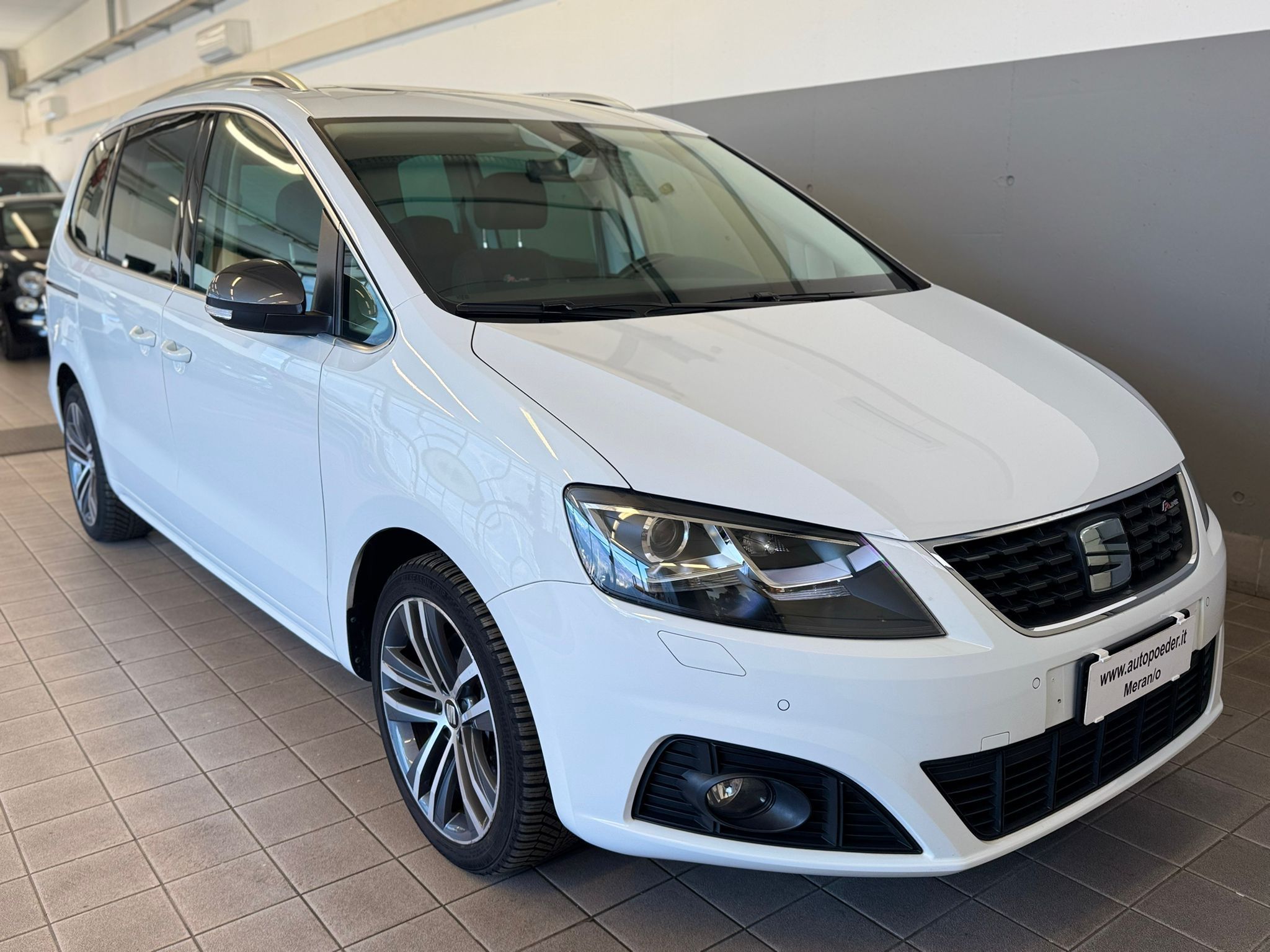 Seat Alhambra weis FrLine (2)