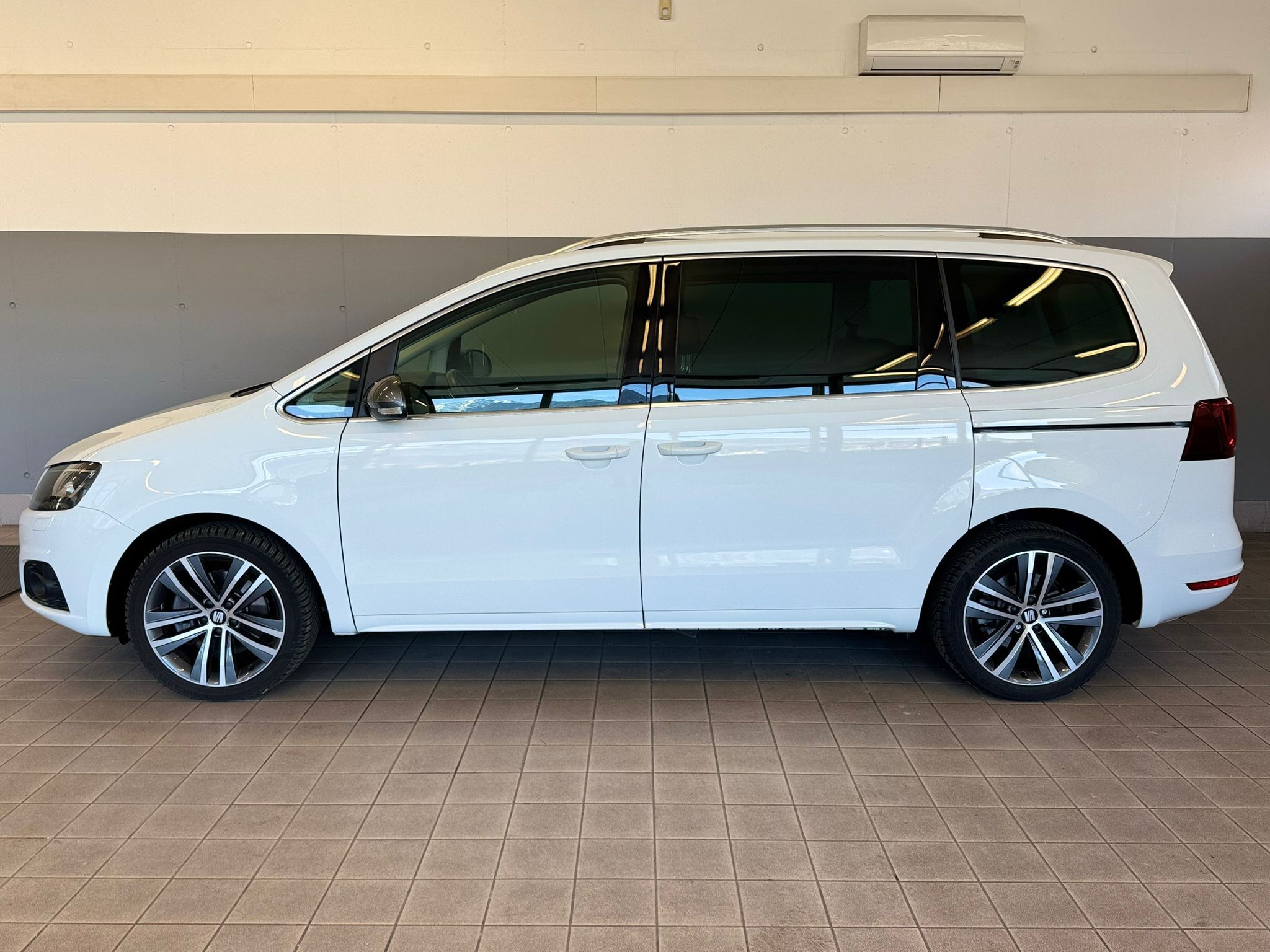 Seat Alhambra weis FrLine (6)