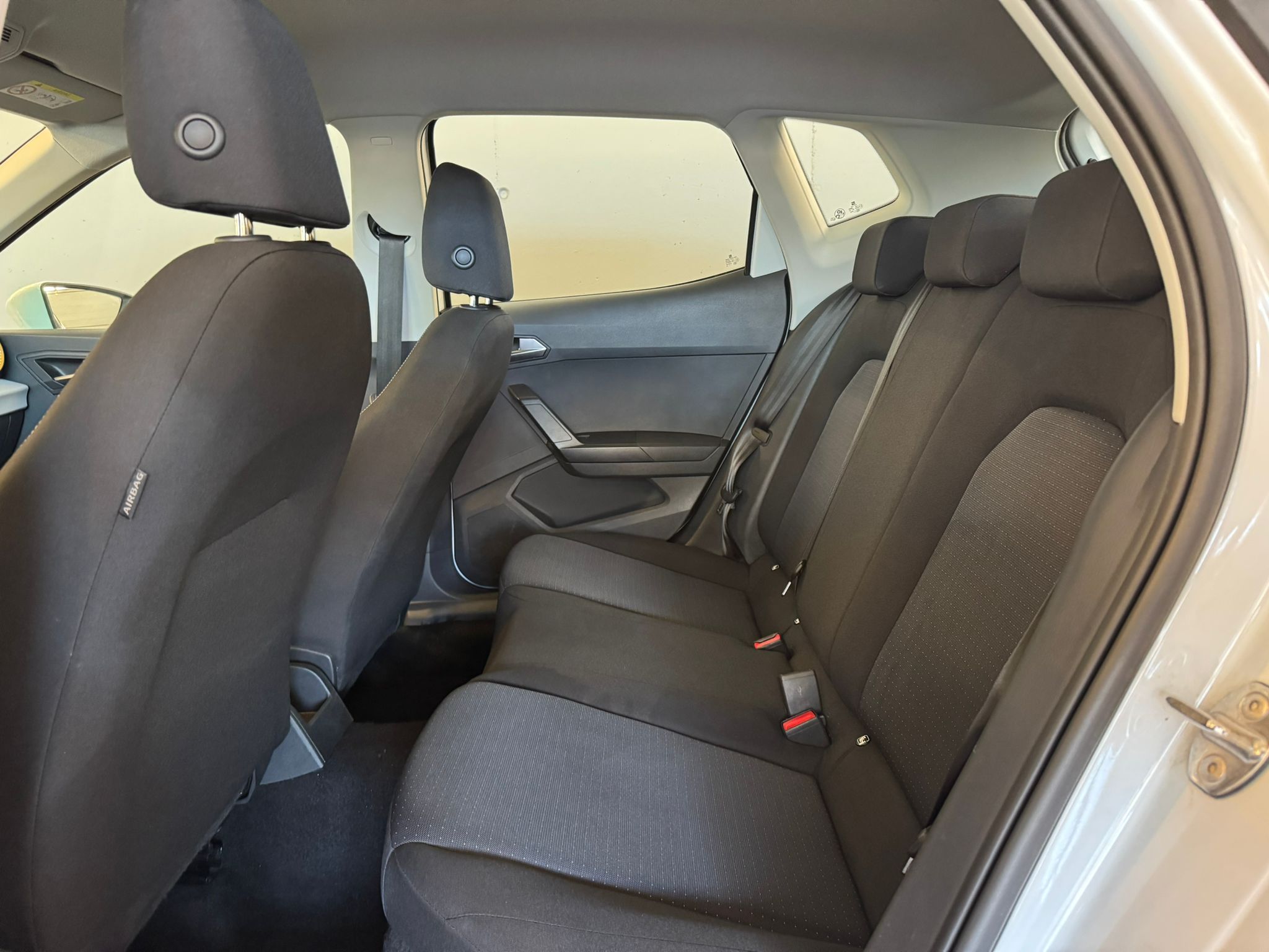 seat arona 1.0 tsi dsg weiss (14)