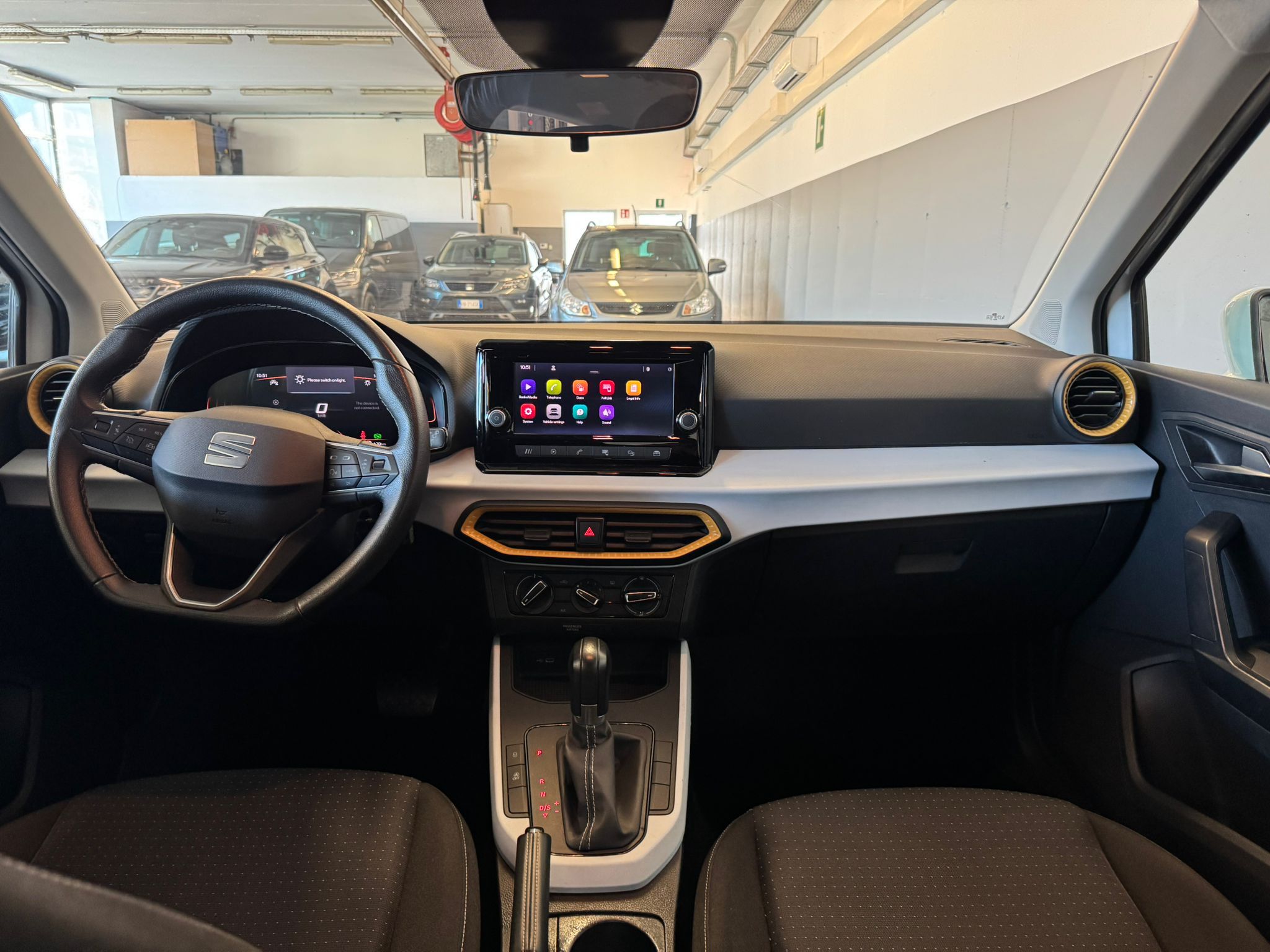 seat arona 1.0 tsi dsg weiss (15)