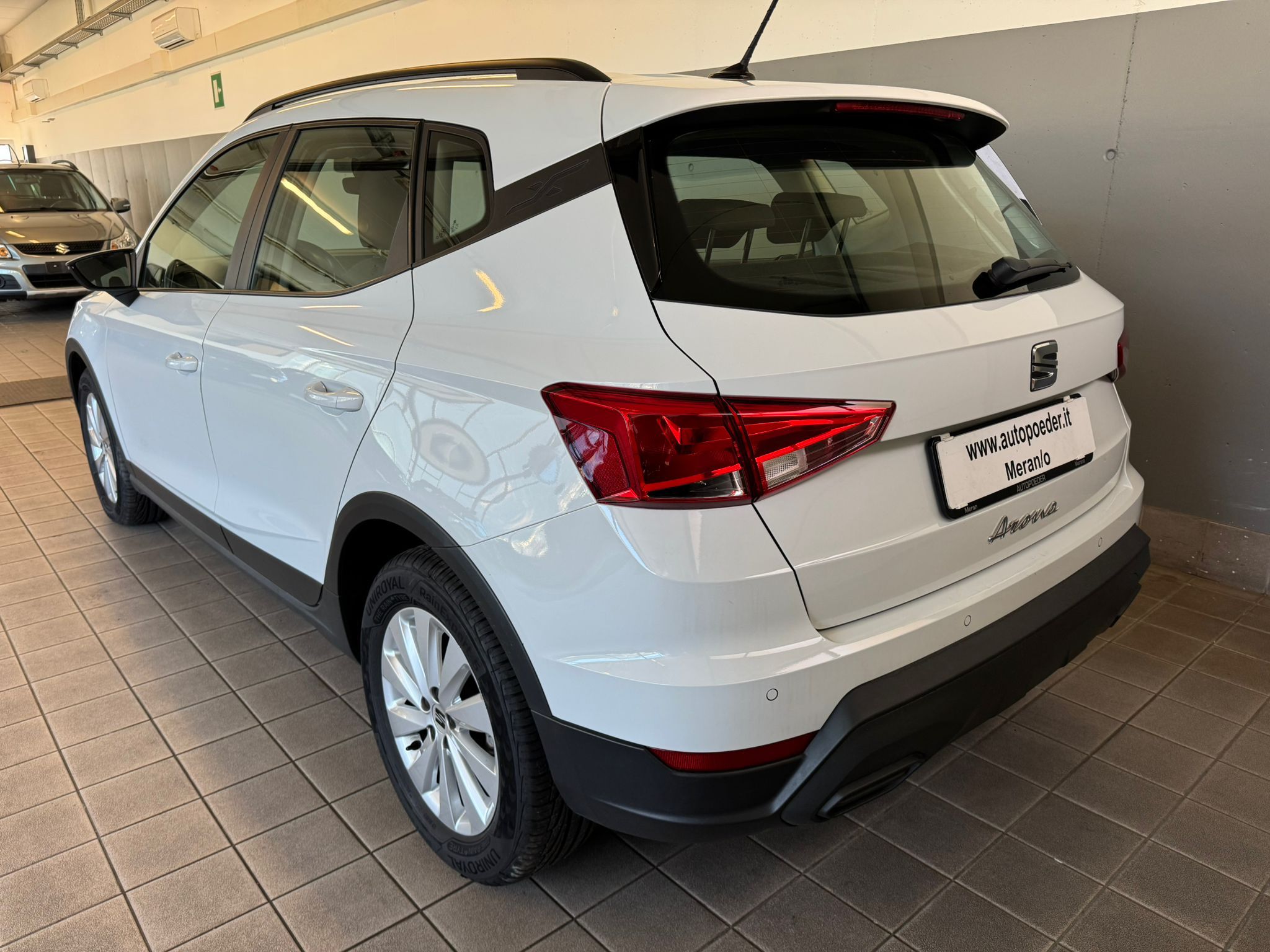 seat arona 1.0 tsi dsg weiss (4)